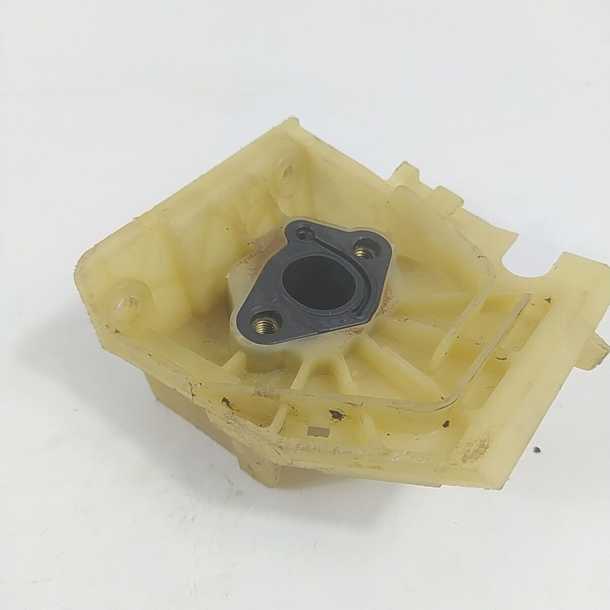 Ricambio COLLETTORE RACCORDO flangia CARBURATORE PER MOTOSEGA POULAN usato