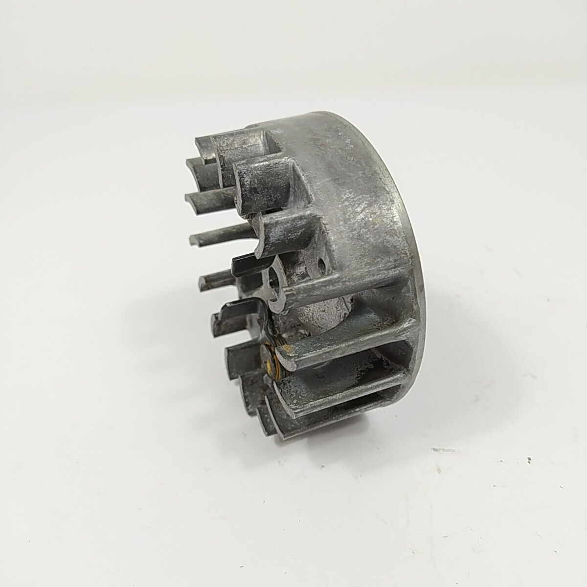 ricambi usati VOLANO MAGNETICO DI ACCENSIONE ORIGINALE per motosega CASTOR 438 