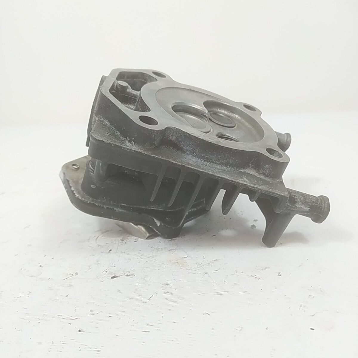 Ricambio TESTATA CILINDRO MOTORE per tosaerba Briggs & Stratton 675 EXi usato