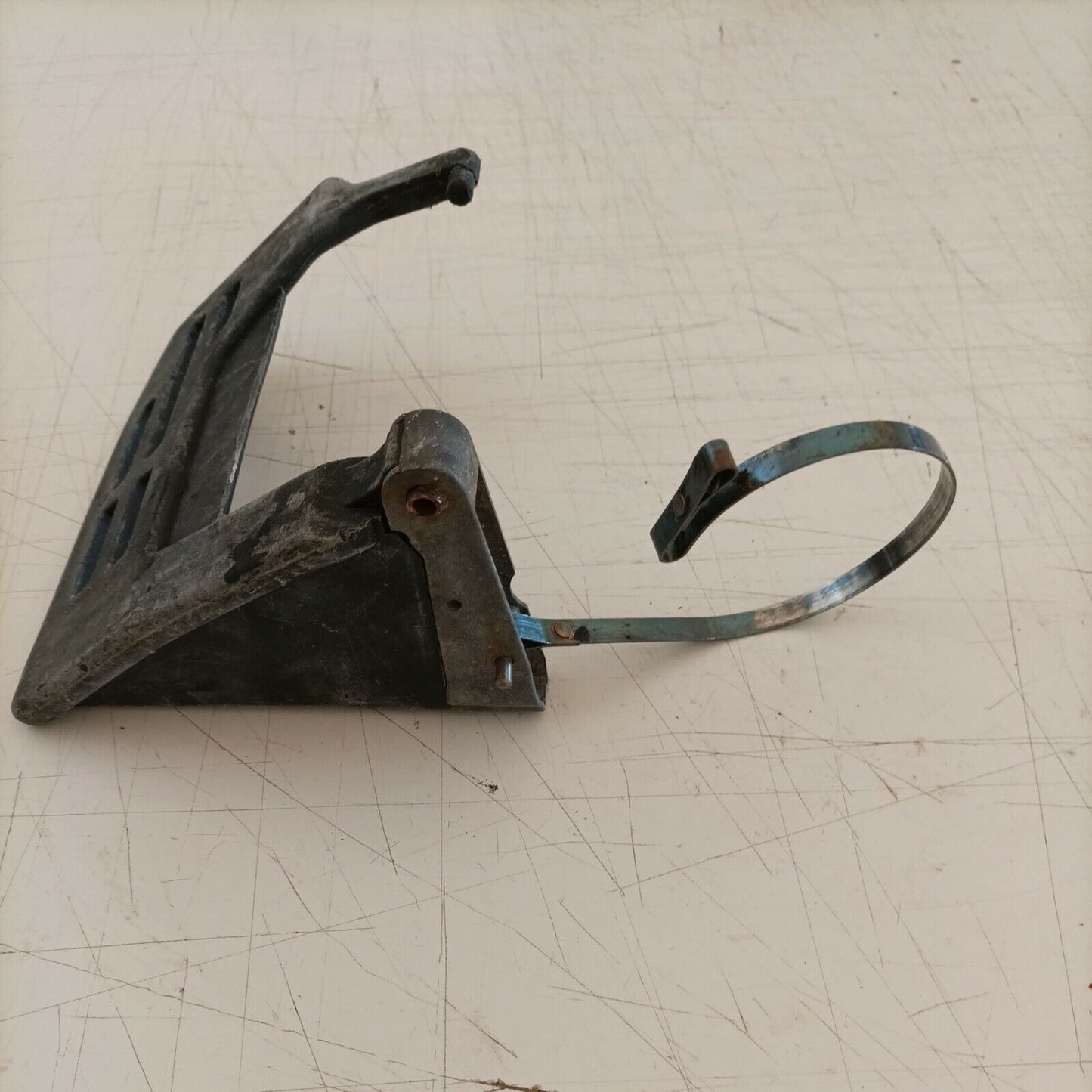 MANIGLIA PROTEZIONE freno frizione PER MOTOSEGA MCCULLOCH PM 480 ricambi usati