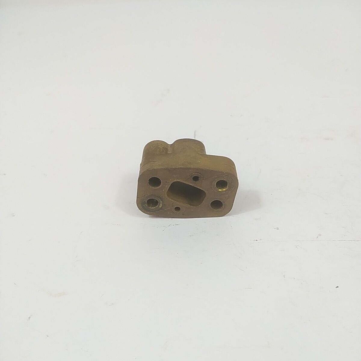 Ricambio per decespugliatore EFCO 8250 FLANGIA COLLETTORE CARBURATORE usato