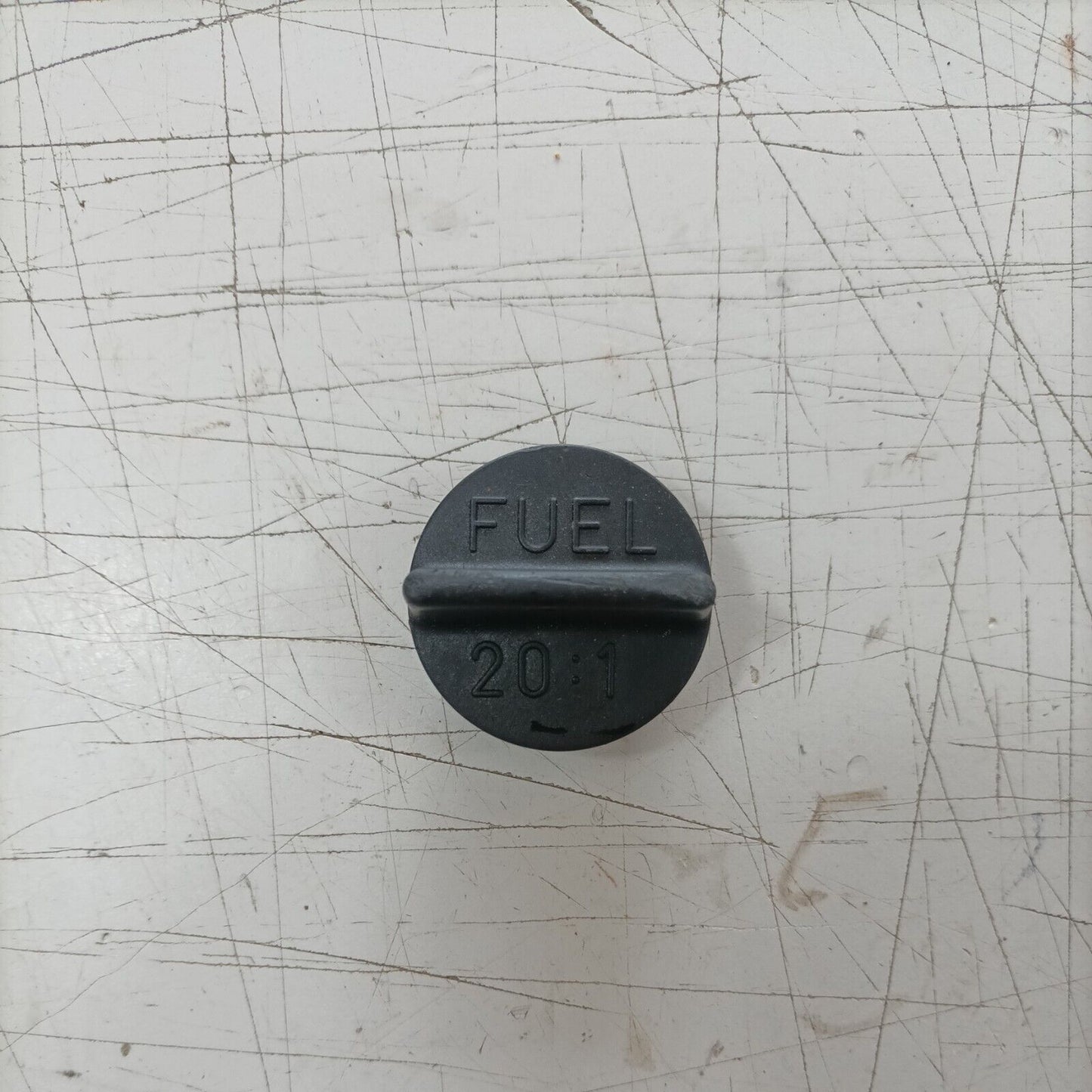 MOTOSEGA OLEOMAC OM 251 TAPPO SERBATOIO carburante MIX MISCELA ricambi usati