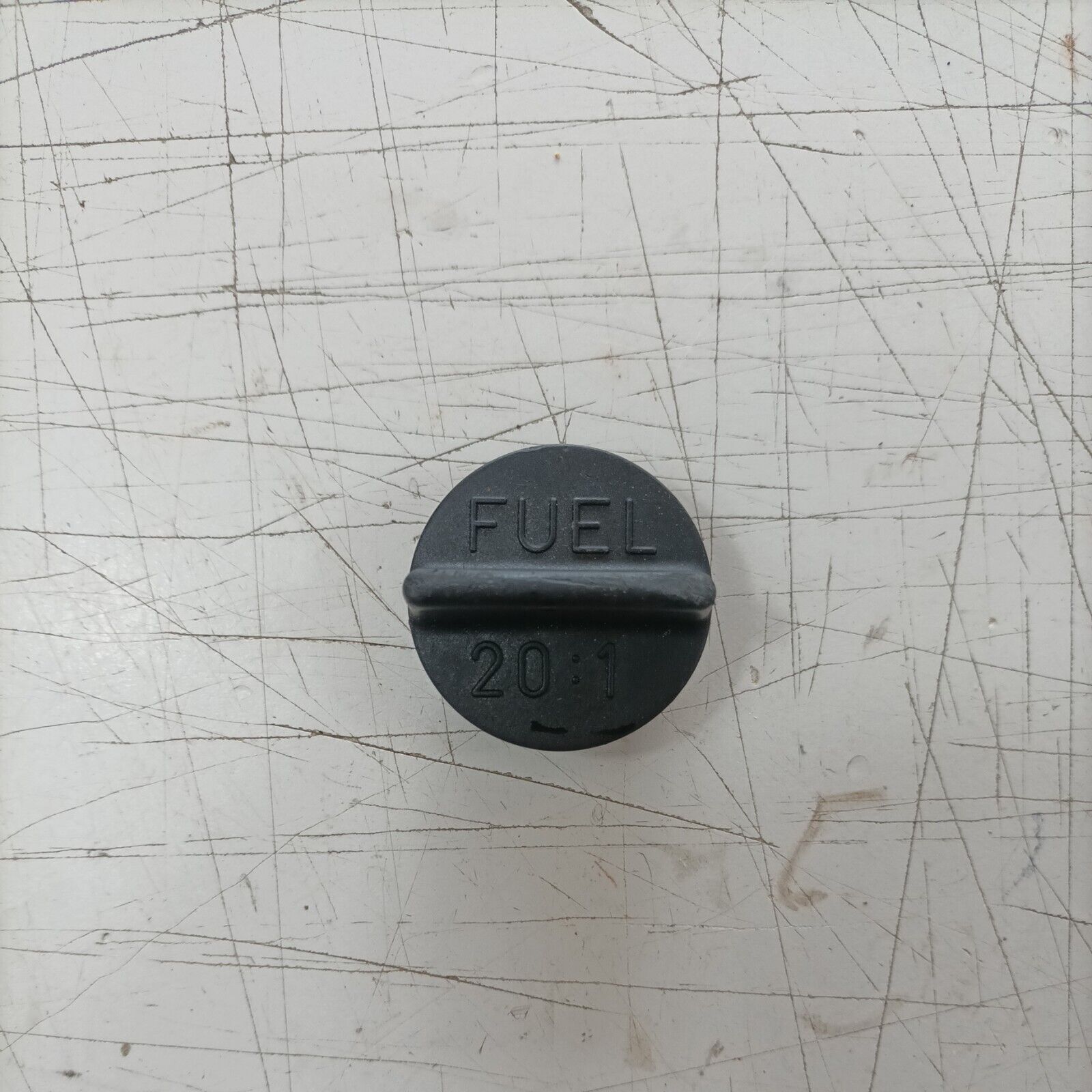MOTOSEGA OLEOMAC OM 251 TAPPO SERBATOIO carburante MIX MISCELA ricambi usati