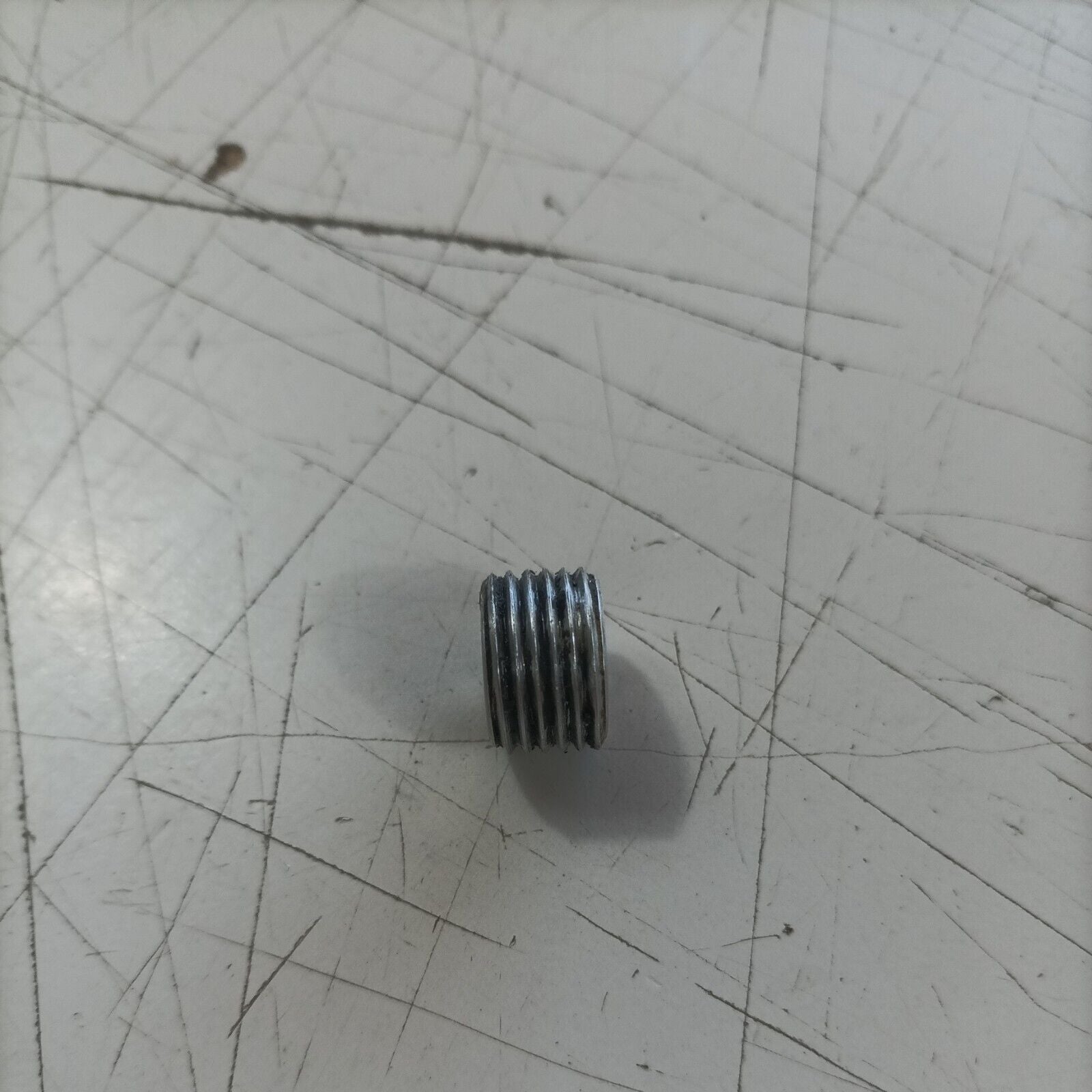 MOTOSEGA OLEOMAC OM 251 tappo POMPA DELL'OLIO IN ALLUMINIO ricambi usati