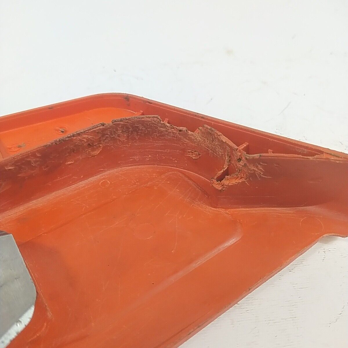 Ricambio per motosega CASTOR ALPINA 450 COPERCHIO copri FRIZIONE catena usato