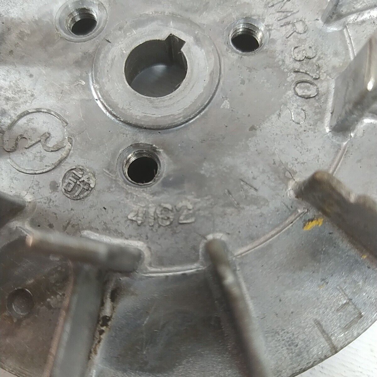 Ricambio DECESPUGLIATORE kawasaki kt 17 VOLANO DI AVVIAMENTO MR3702 4193  usato