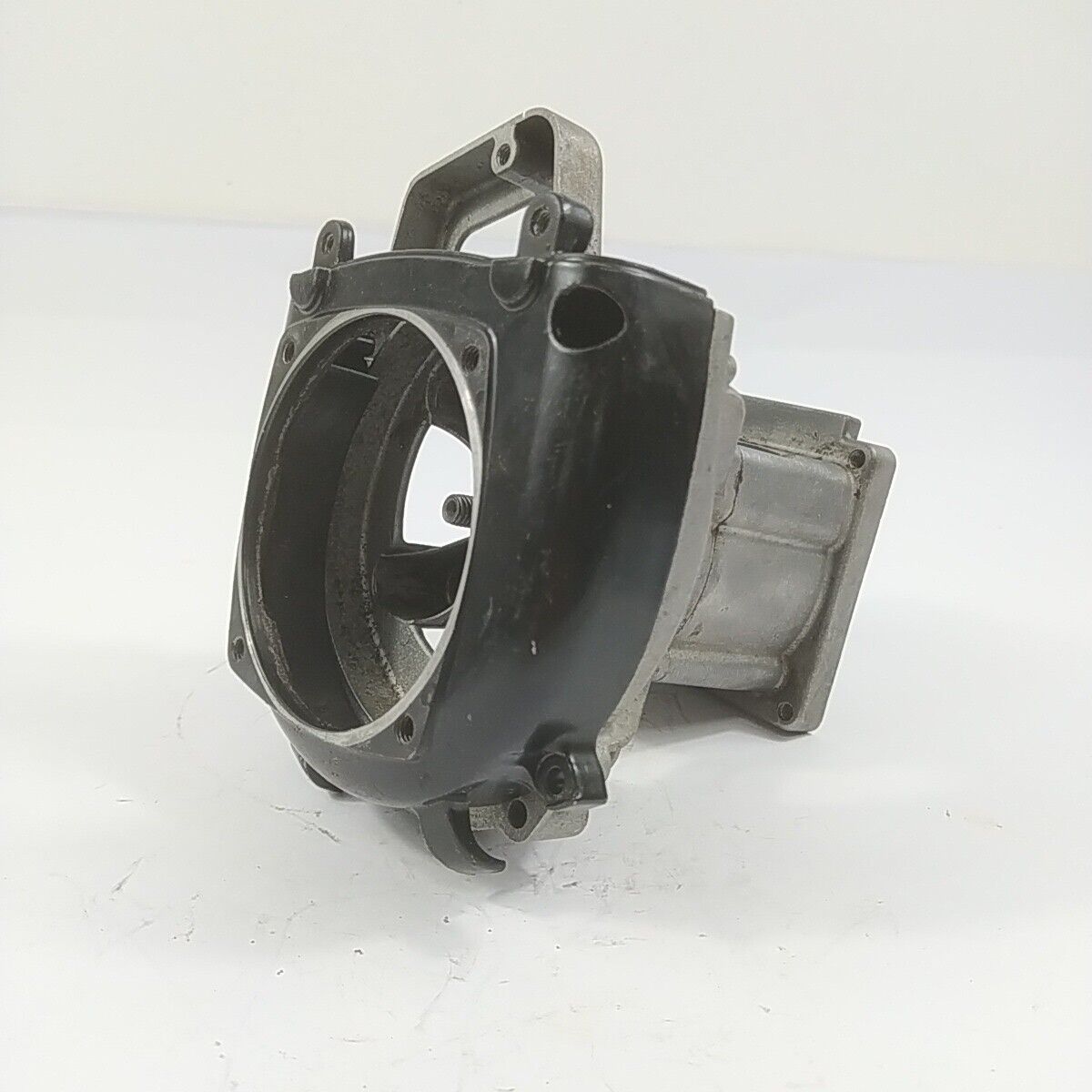 Ricambio BASAMENTO E ALBERO MOTORE Usato decespugliatore Mcculloch ELITE 3000