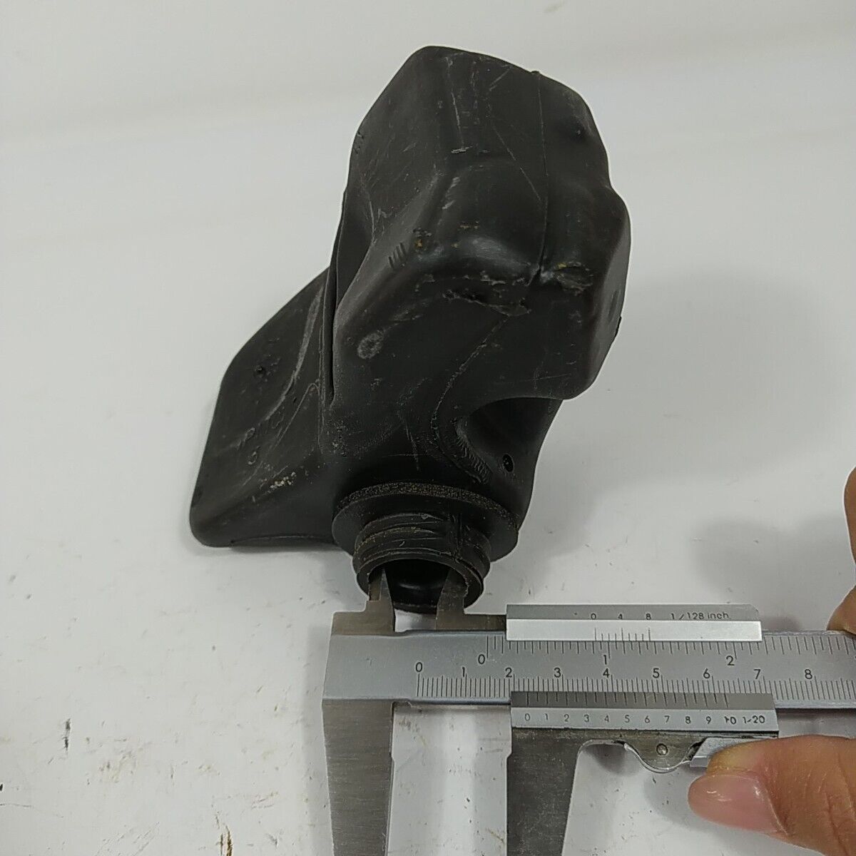 serbatoio CARBURANTE E TAPPO PER MOTOSEGA POULAN 2000 2.0 C.I ricambi usati