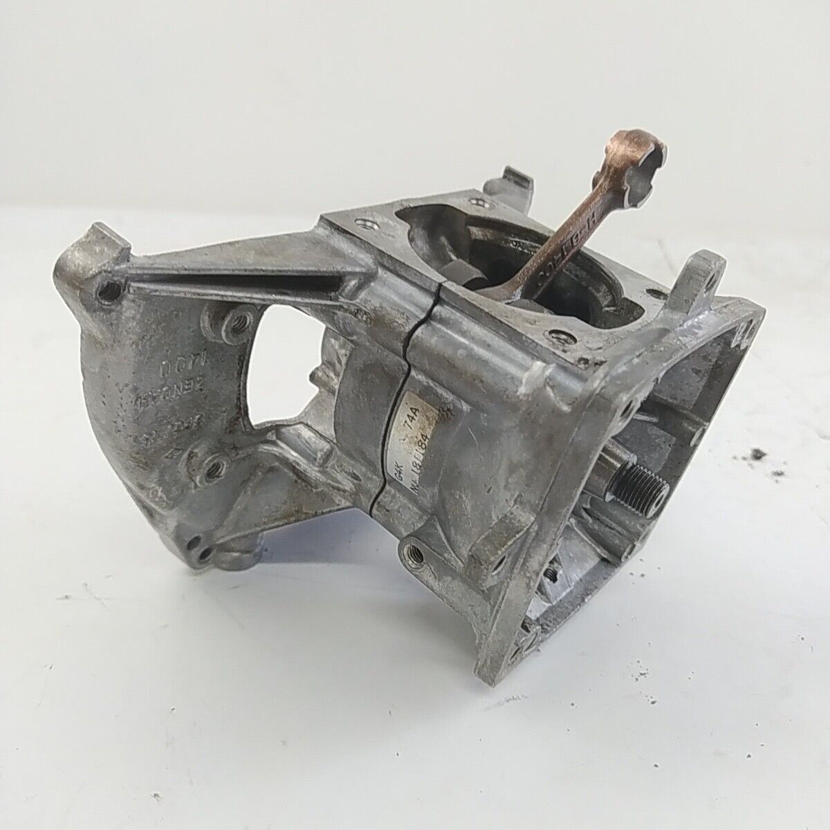 Ricambio CARTER BASAMENTO CILINDRO Usato per decespugliatore Komatsu ZENOAH G4K