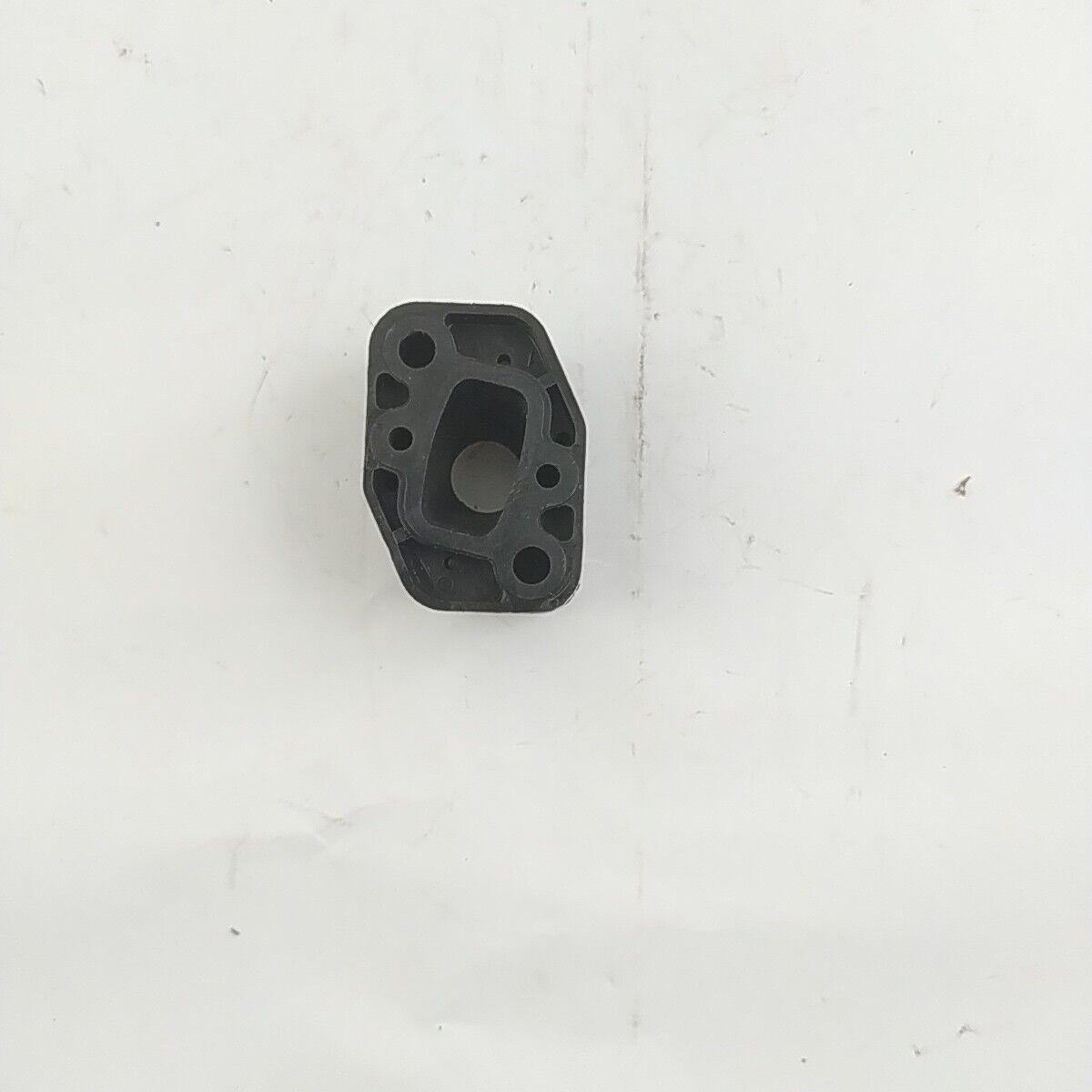 Ricambio COLLETTORE RACCORDO CARBURATORE usato per decespugliatore MARUYAMA 520