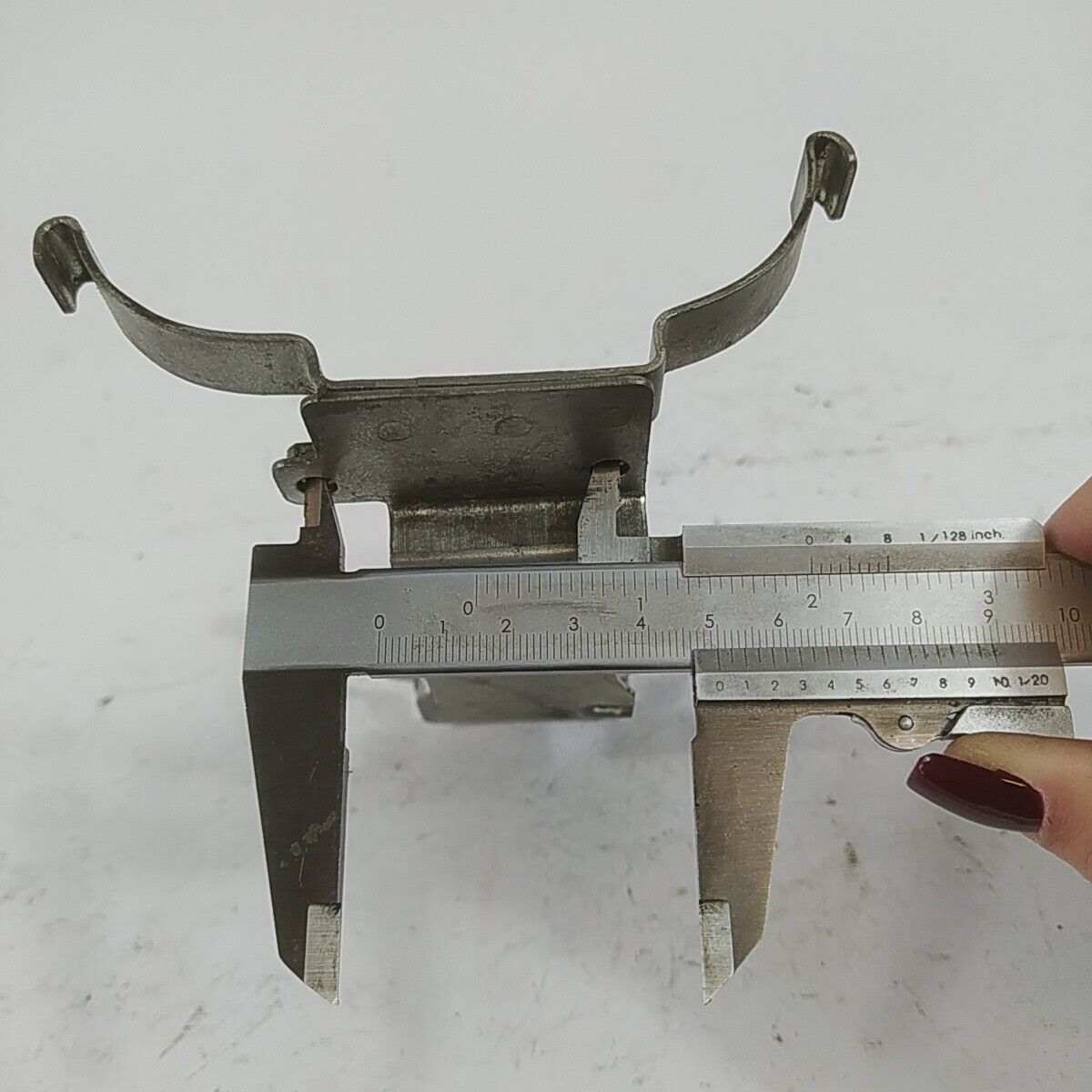 Ricambio DECESPUGLIATORE kawasaki kt 17 STAFFA SERBATOIO CARBURANTE mix usato