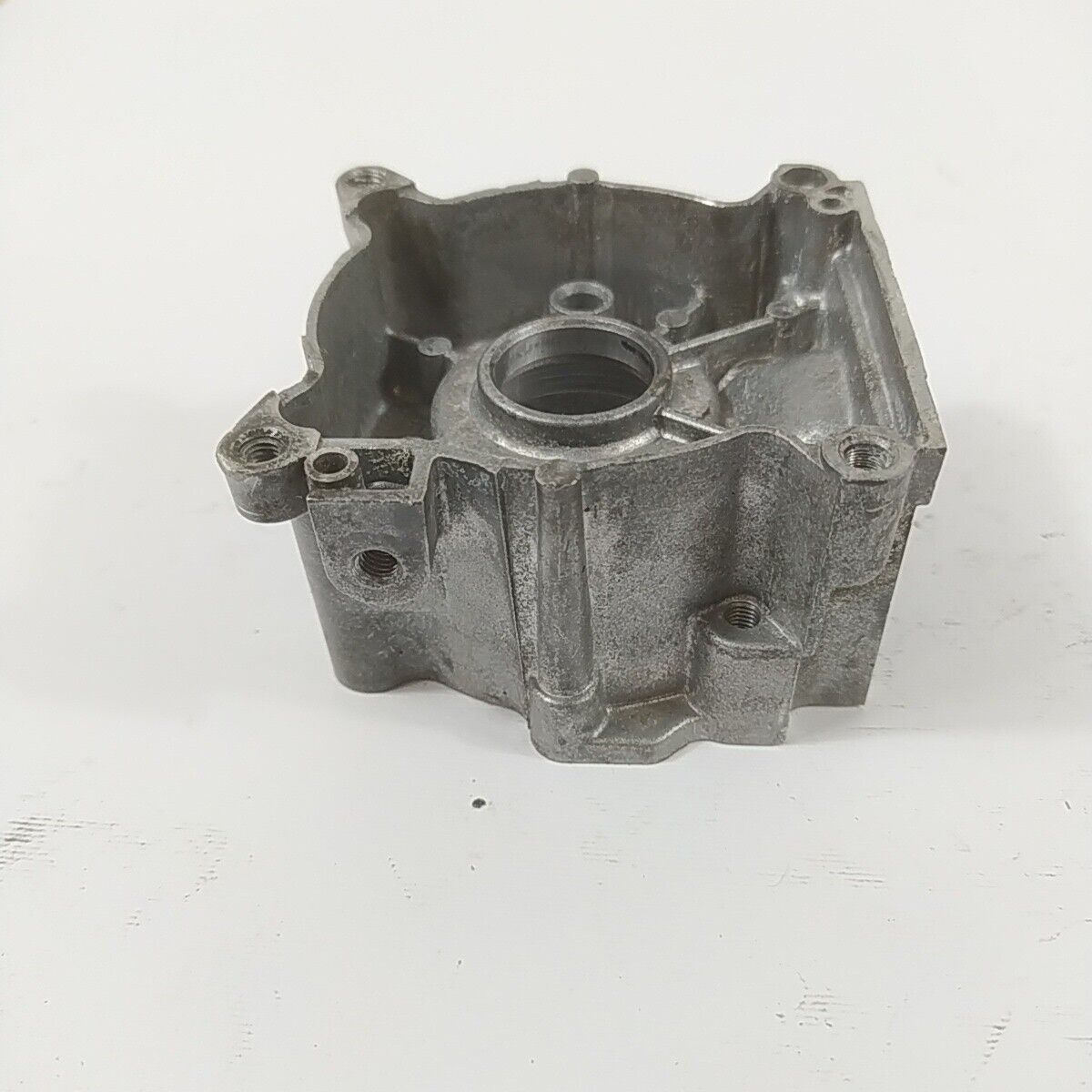 Ricambio CARTER BASAMENTO MOTORE usato per decespugliatore MITSUBISHI MARUYAMA