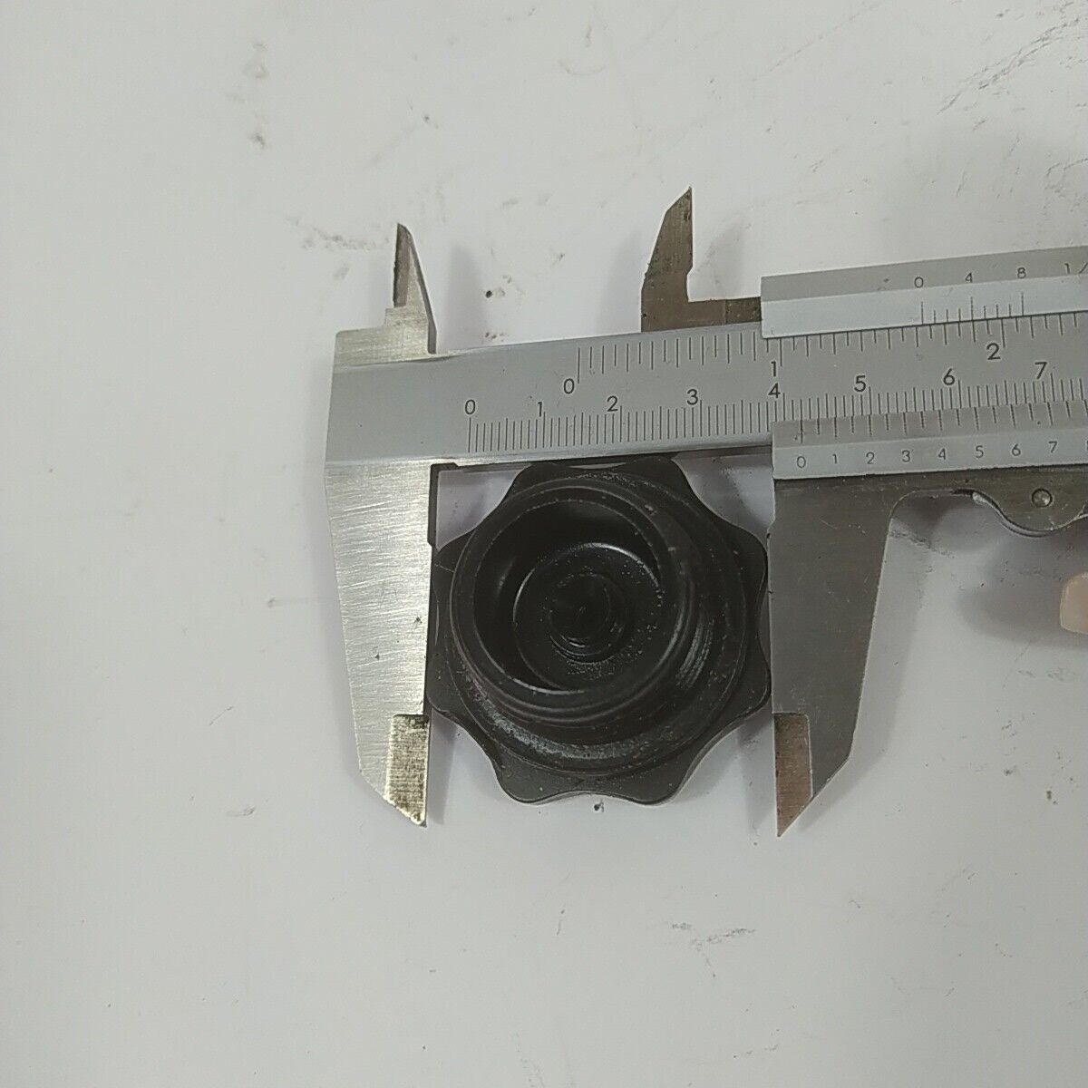 Ricambio per motosega STIHL 08 S TAPPO SERBATOIO OLIO ORIGINALE usato
