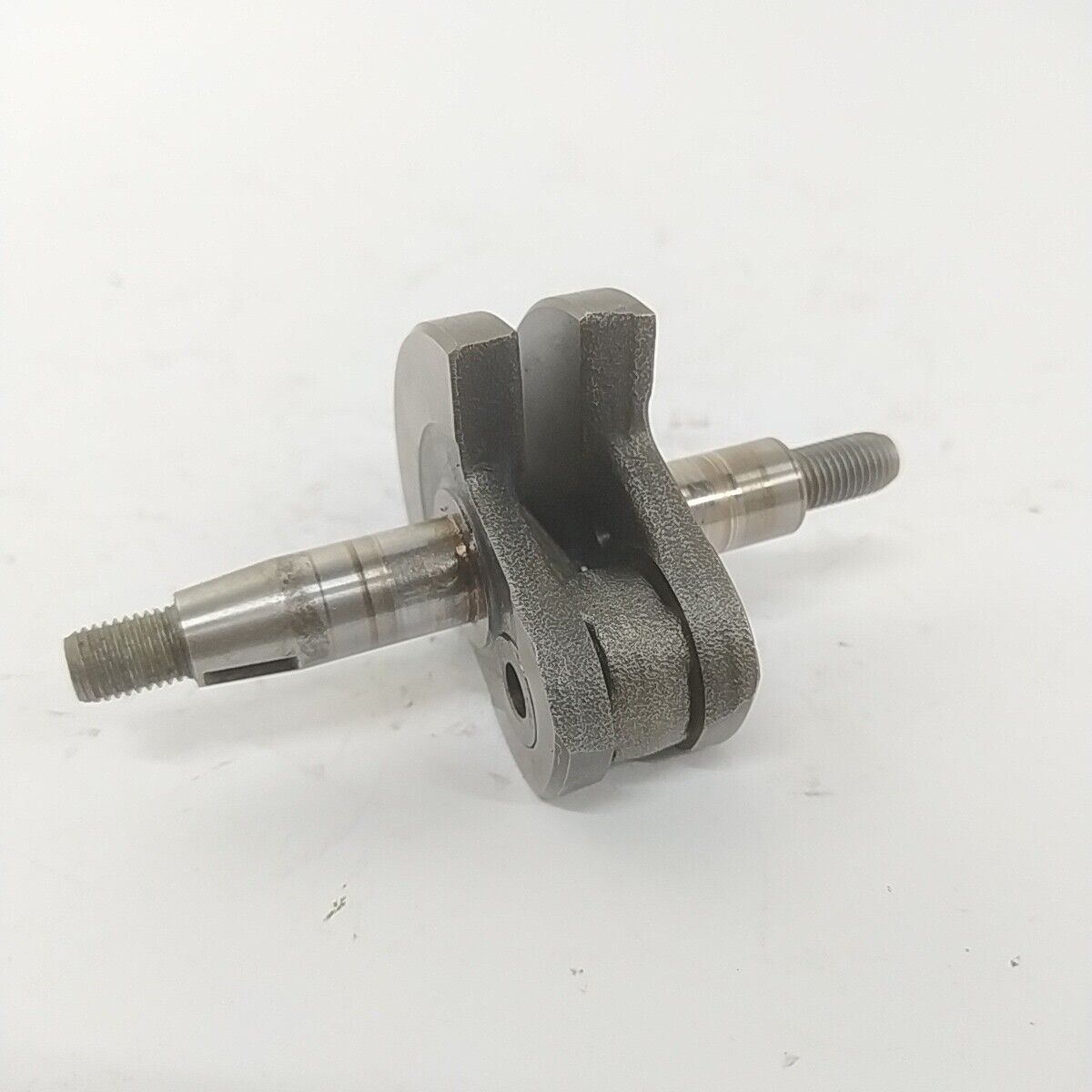 Ricambio usato ALBERO MOTORE originale per decespugliatore KAWASAKI TG 33