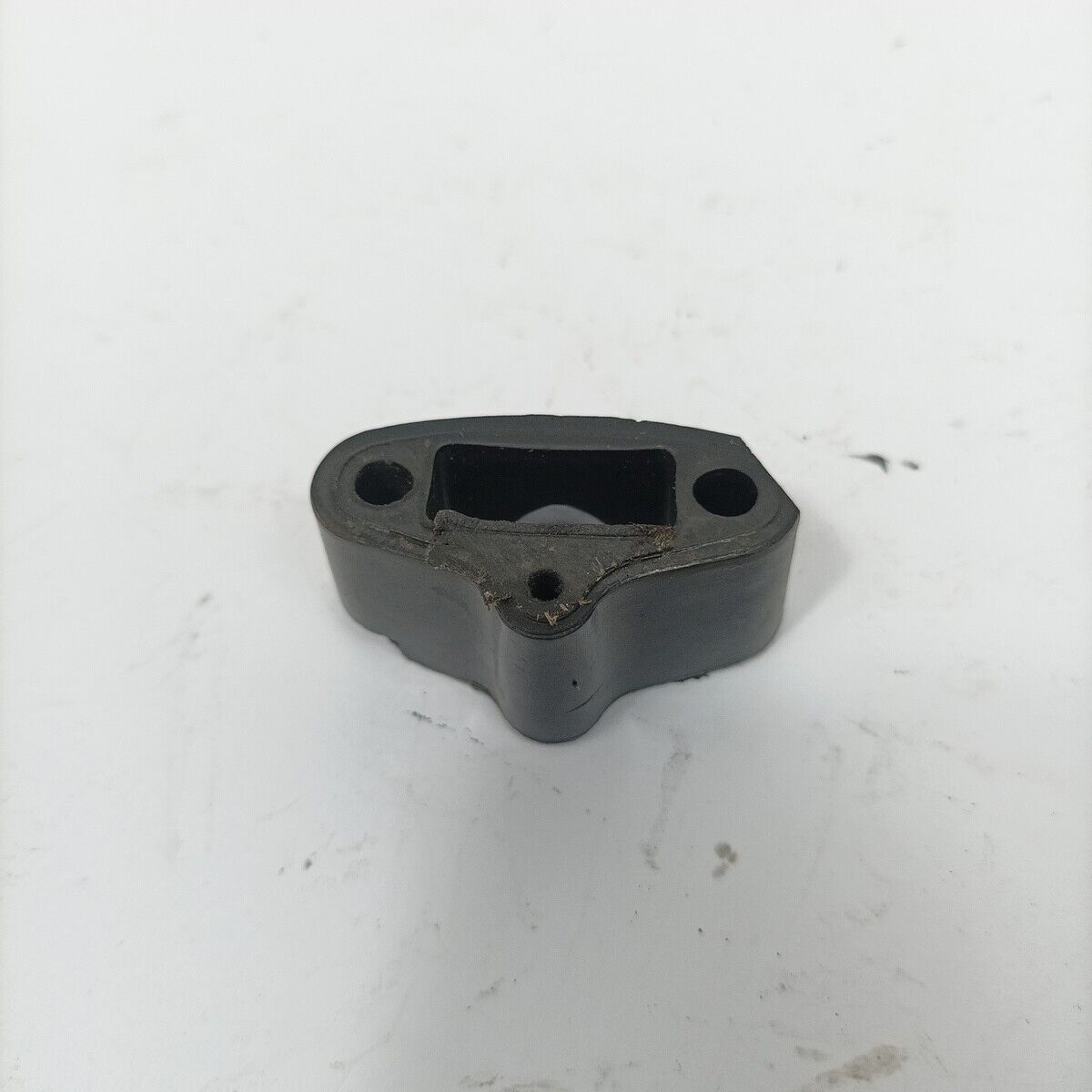 ricambio usato FLANGIA COLLETTORE CARBURATORE per motosega ALPINA Castor C A 45