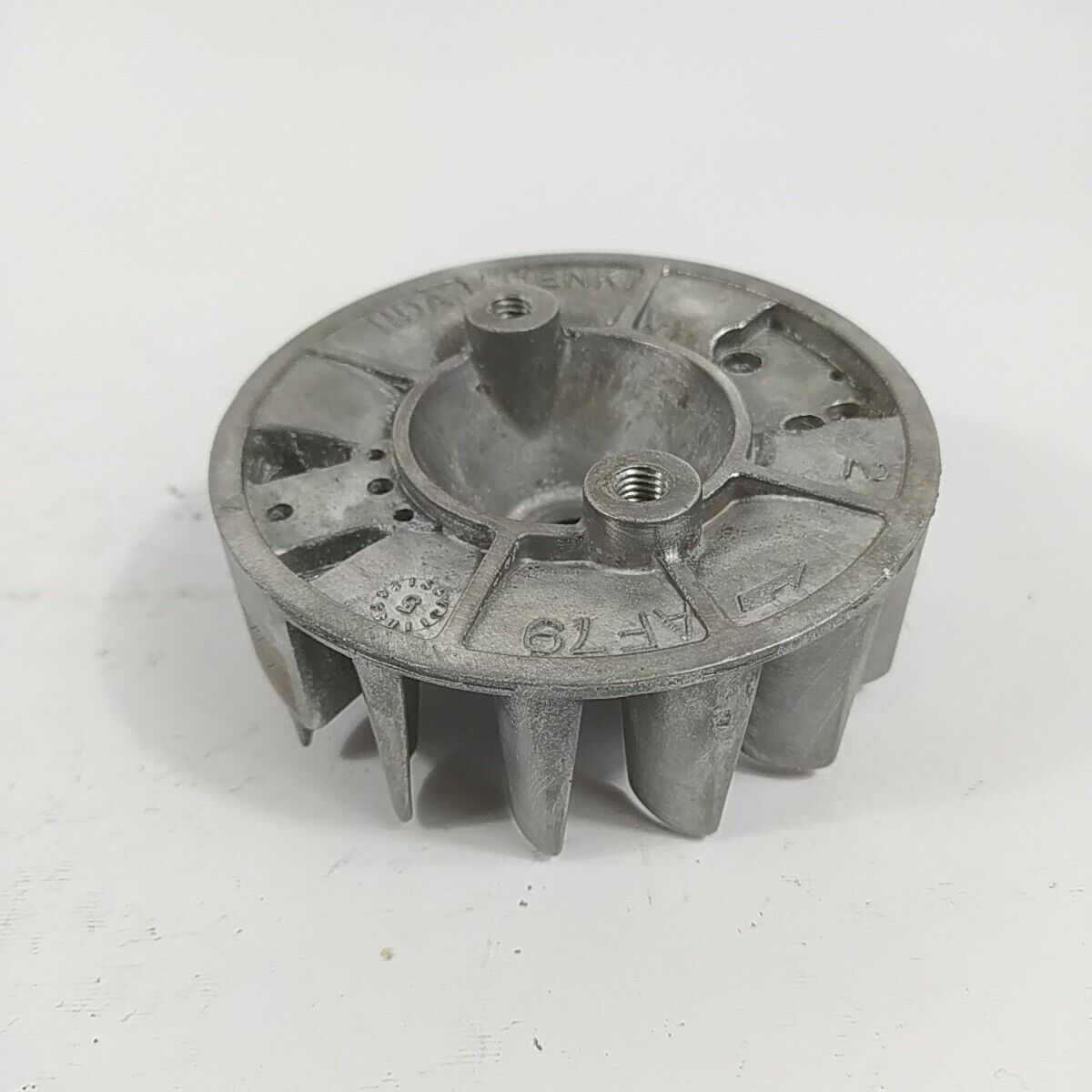 Ricambio VOLANO MAGNETICO DI AVVIAMENTO usato decespugliatore MITSUBISHI TL 52