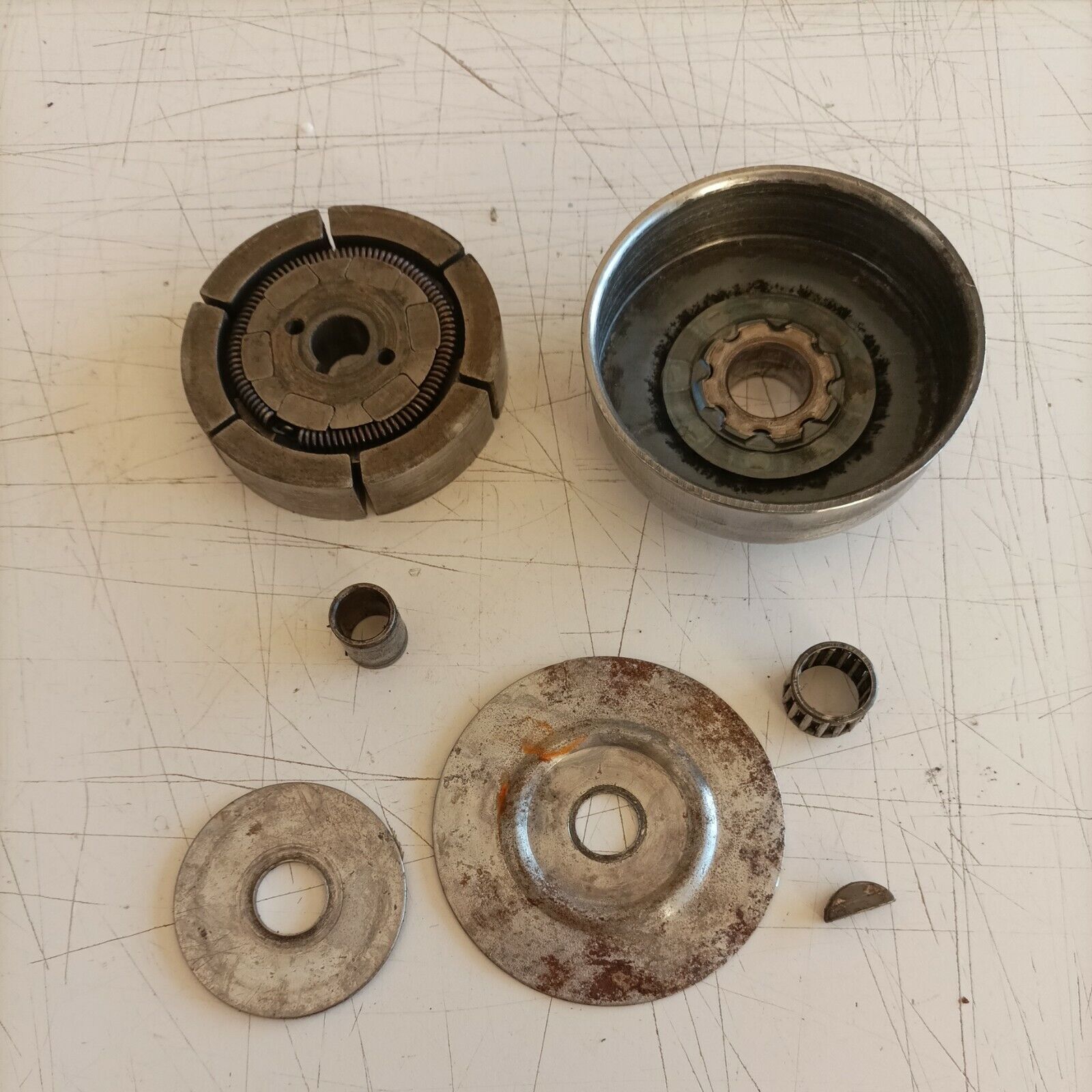 FRIZIONE E CAMPANA ORIGINALE COMPLETA PER MOTOSEGA ALPINA 70 O CASTOR 70