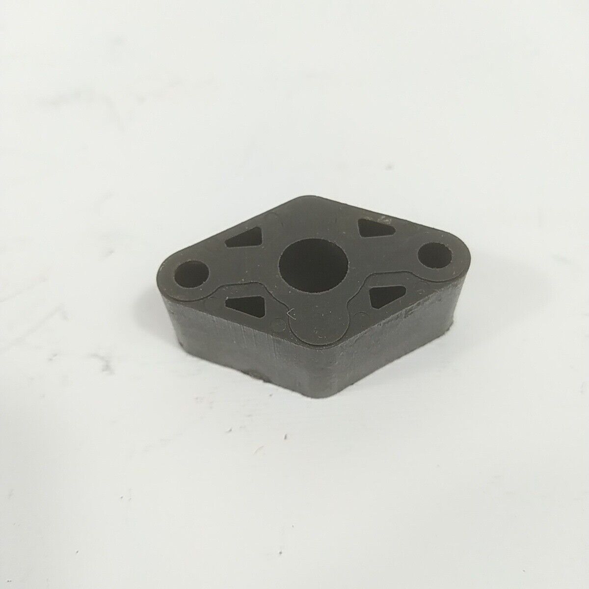 Ricambi usati per decespugliatore MCCULLOCH BP 38 FLANGIA COLLETTORE CARBURATORE