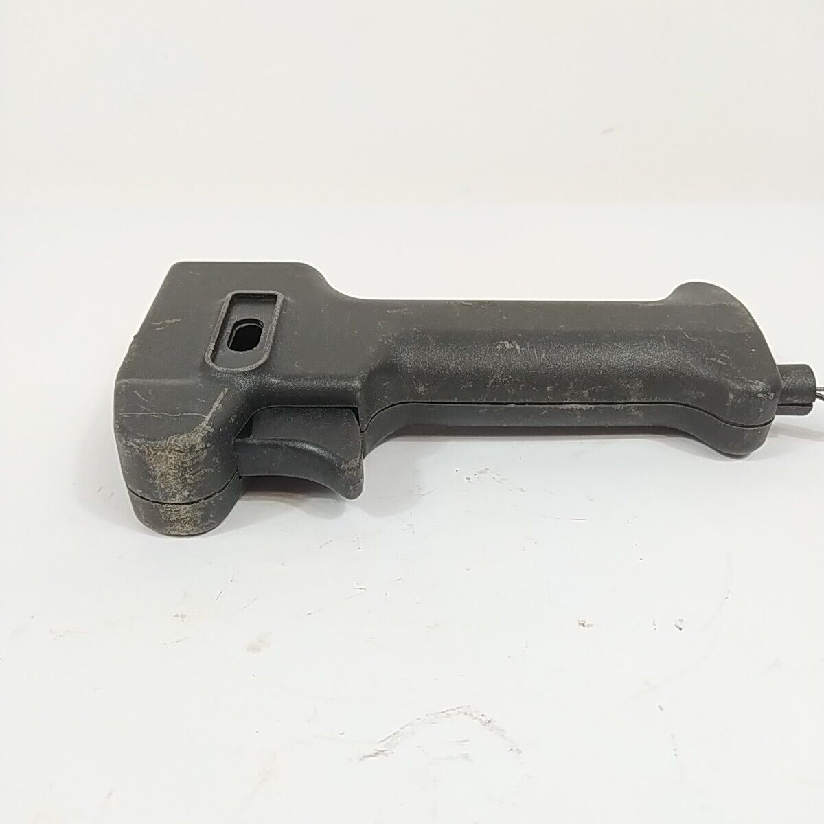 Ricambio MANIGLIA IMPUGNATURA 25 usato per DECESPUGLIATORE MCCULLOCH GT 50