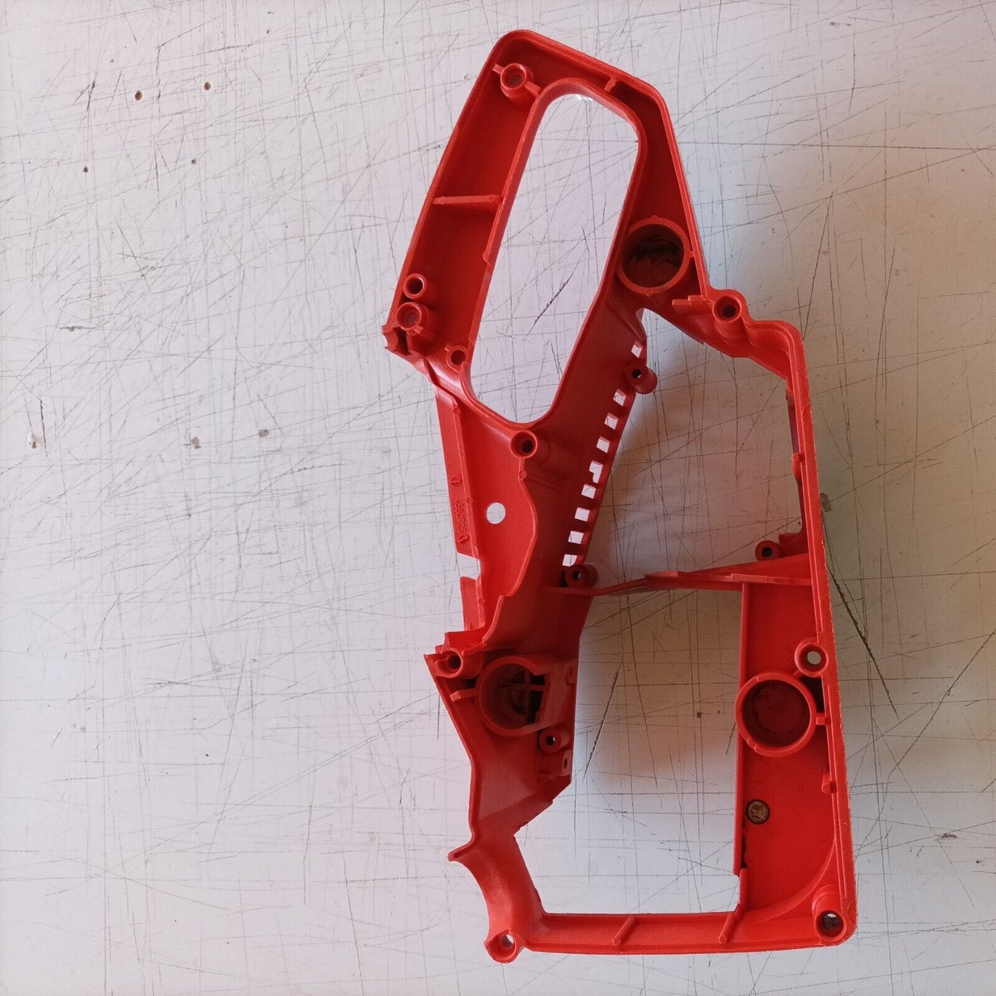 TELAIO CARCASSA COPERTURA MOTORE COMPLETA PER MOTOSEGA CASTOR 438