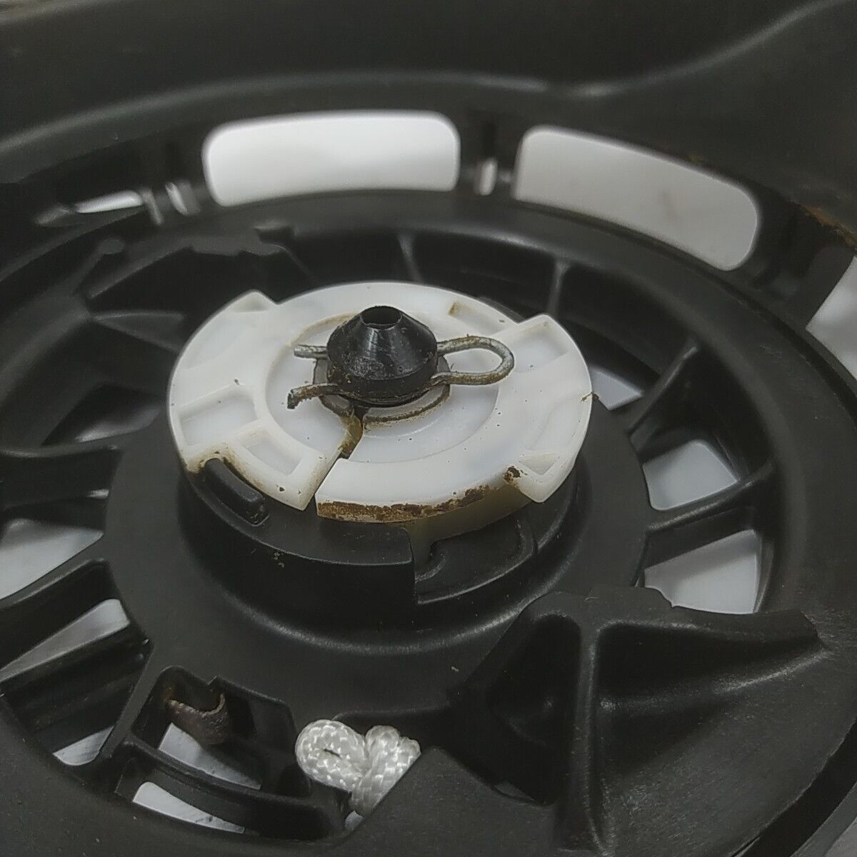 Ricambio COPERCHIO DI AVVIAMENTO per tosaerba Briggs & Stratton 675 EXi usato