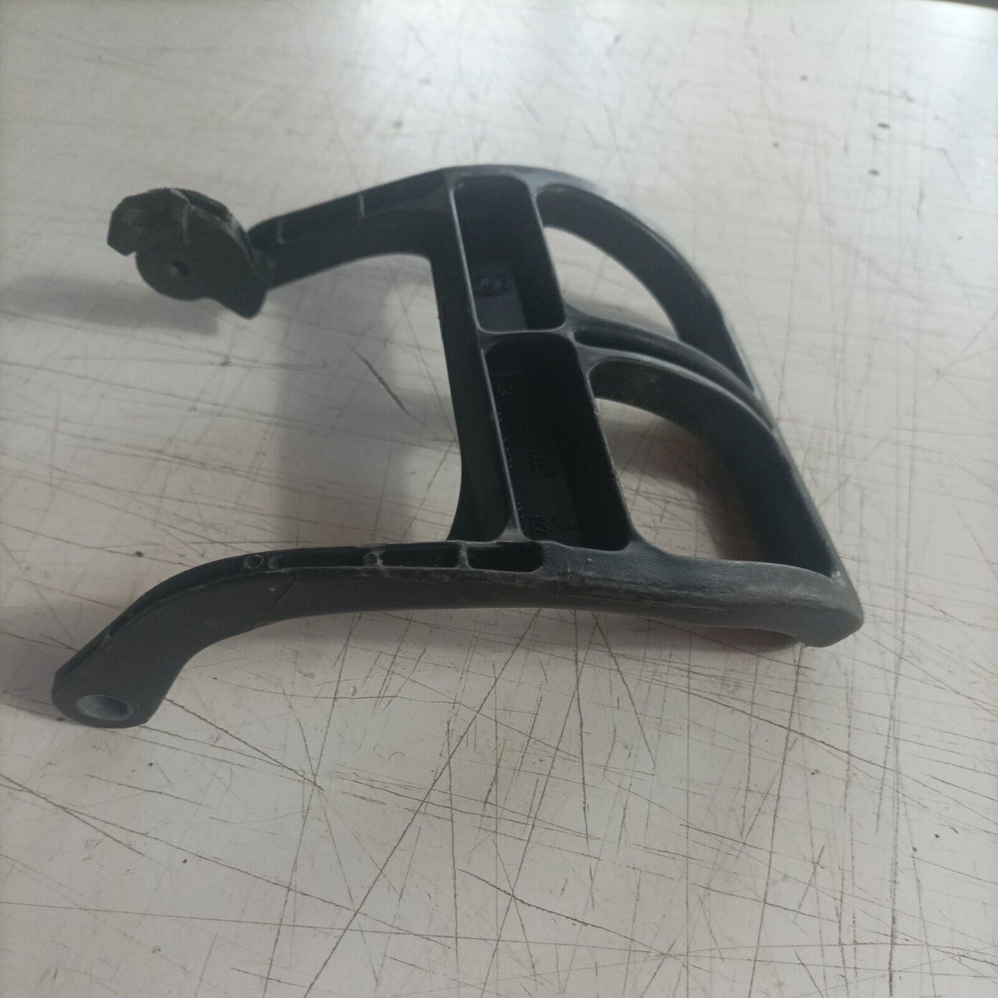 BLOCCO CATENA PROTEZIONE FRIZIONE PER MOTOSEGA STIHL 018 / MS 170 180 017 usato