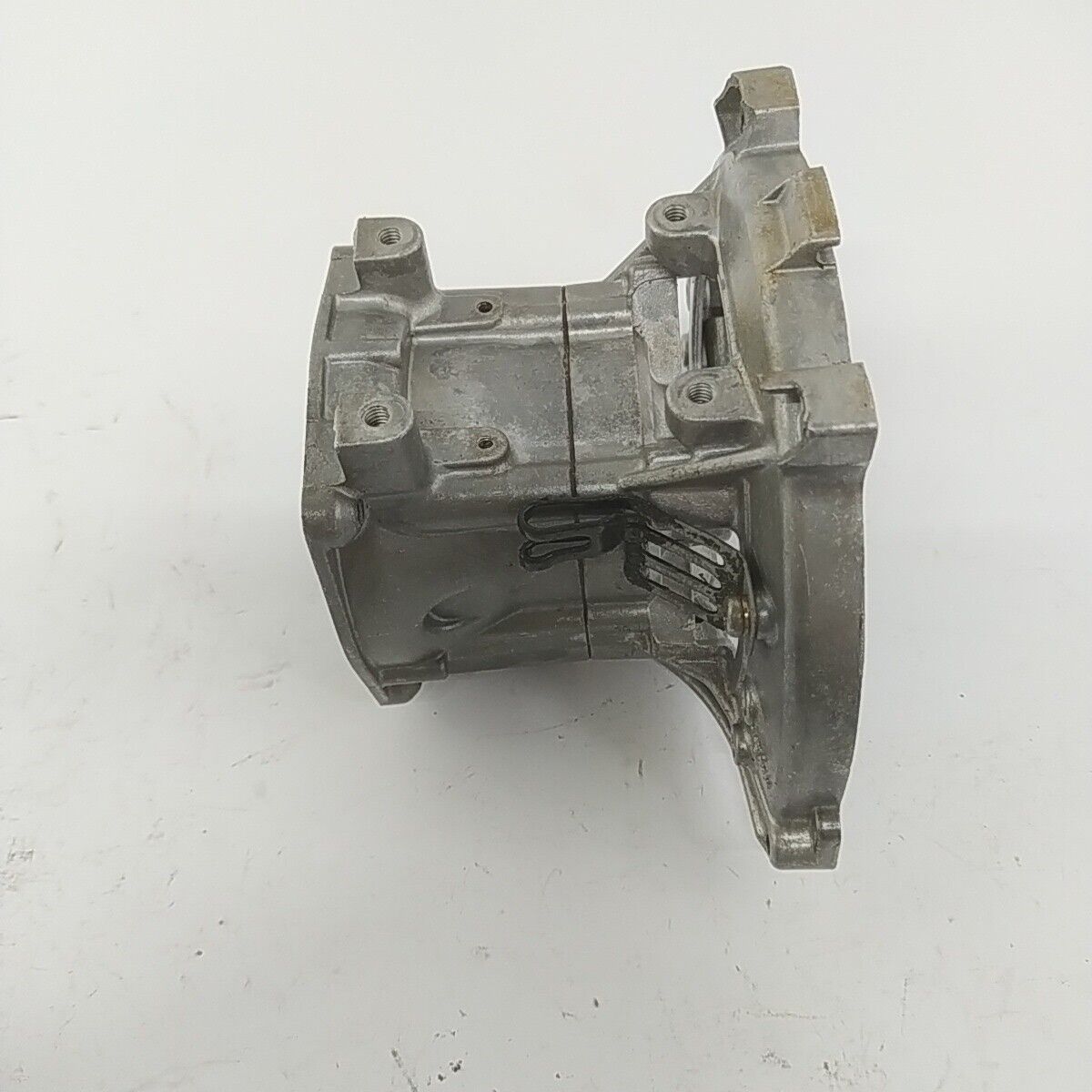 Ricambio usato CARTER BASAMENTO E ALBERO MOTORE decespugliatore MITSUBISHI T200