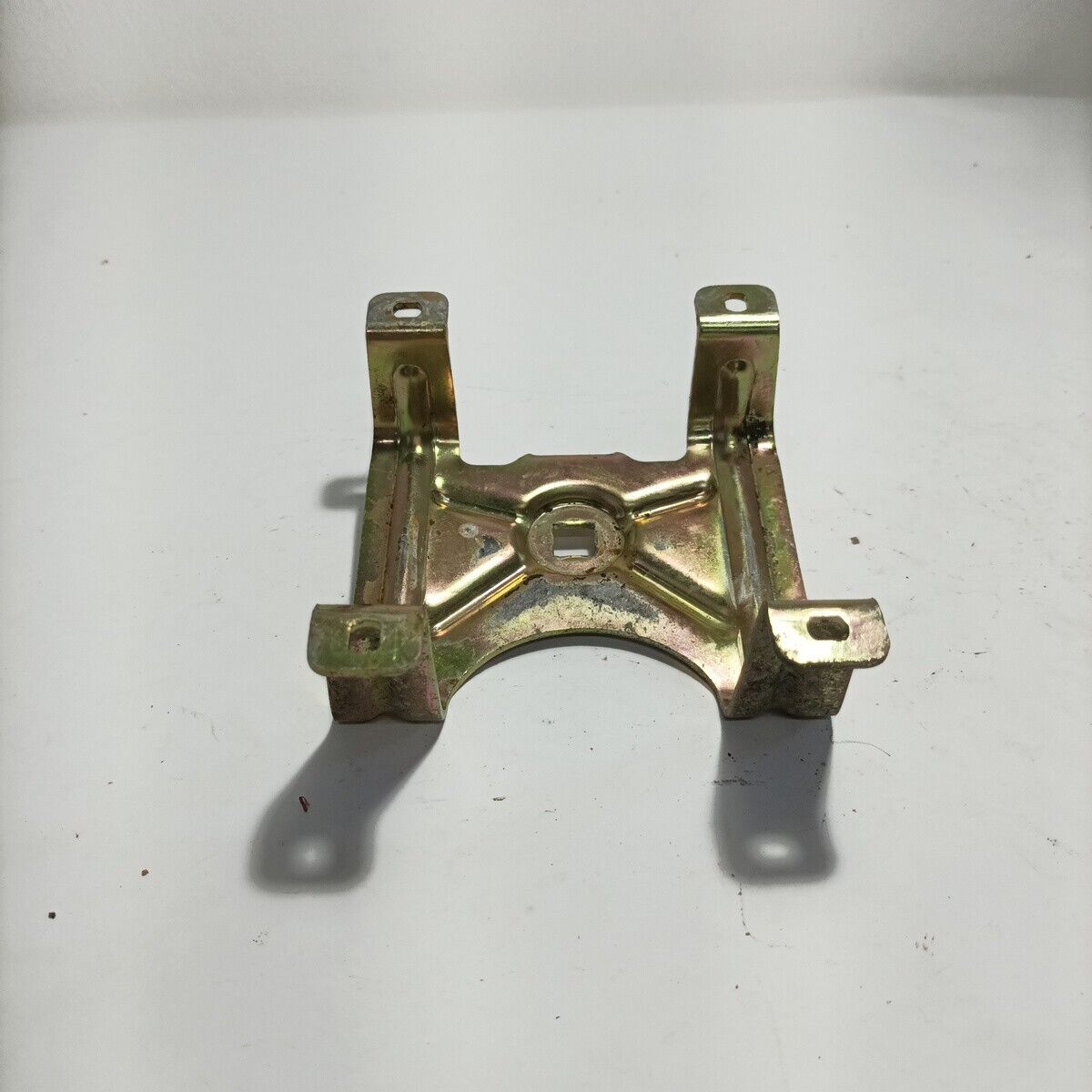 Ricambio STAFFA MOTORE A ZAINO usato per decespugliatore Emak Efco 8425