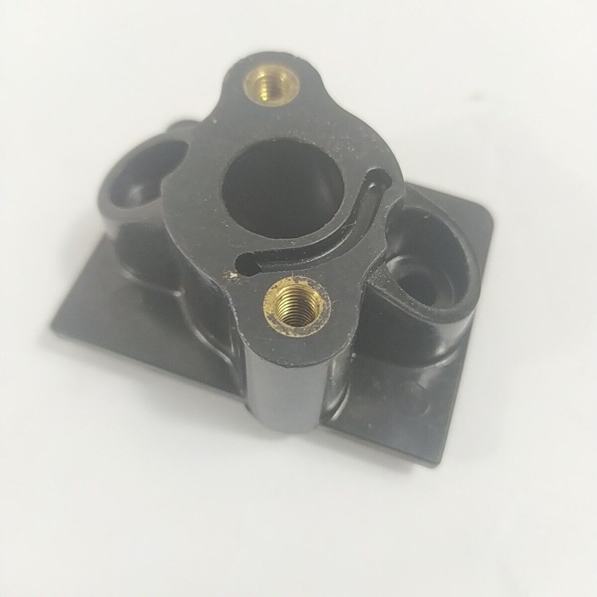 Ricambio FLANGIA COLLETTORE ASPIRAZIONE CARBURATORE DECESPUGLIATORE ALPINA usato