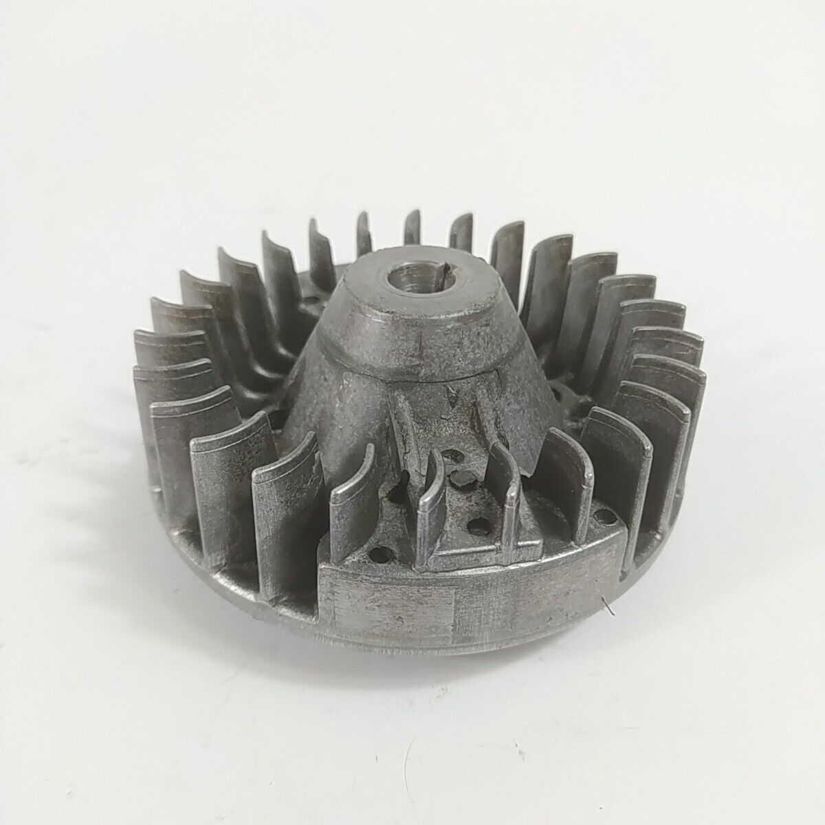 Ricambio DECESPUGLIATORE ALPINA STAR 41 VOLANO MAGNETICO DI AVVIAMENTO usato