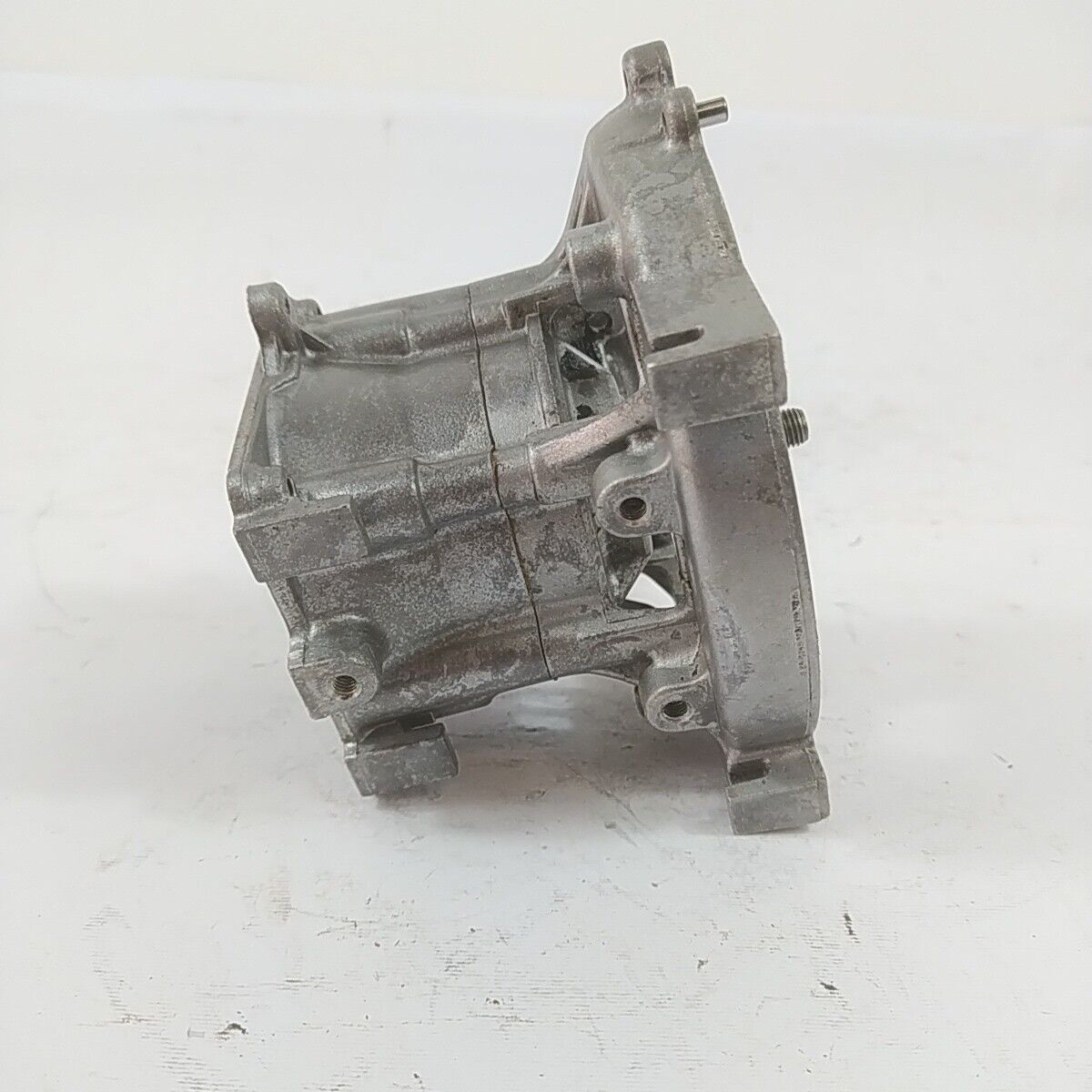 ricambio BASAMENTO CILINDRO ALBERO MOTORE usato decespugliatore KAWASAKI TD 33