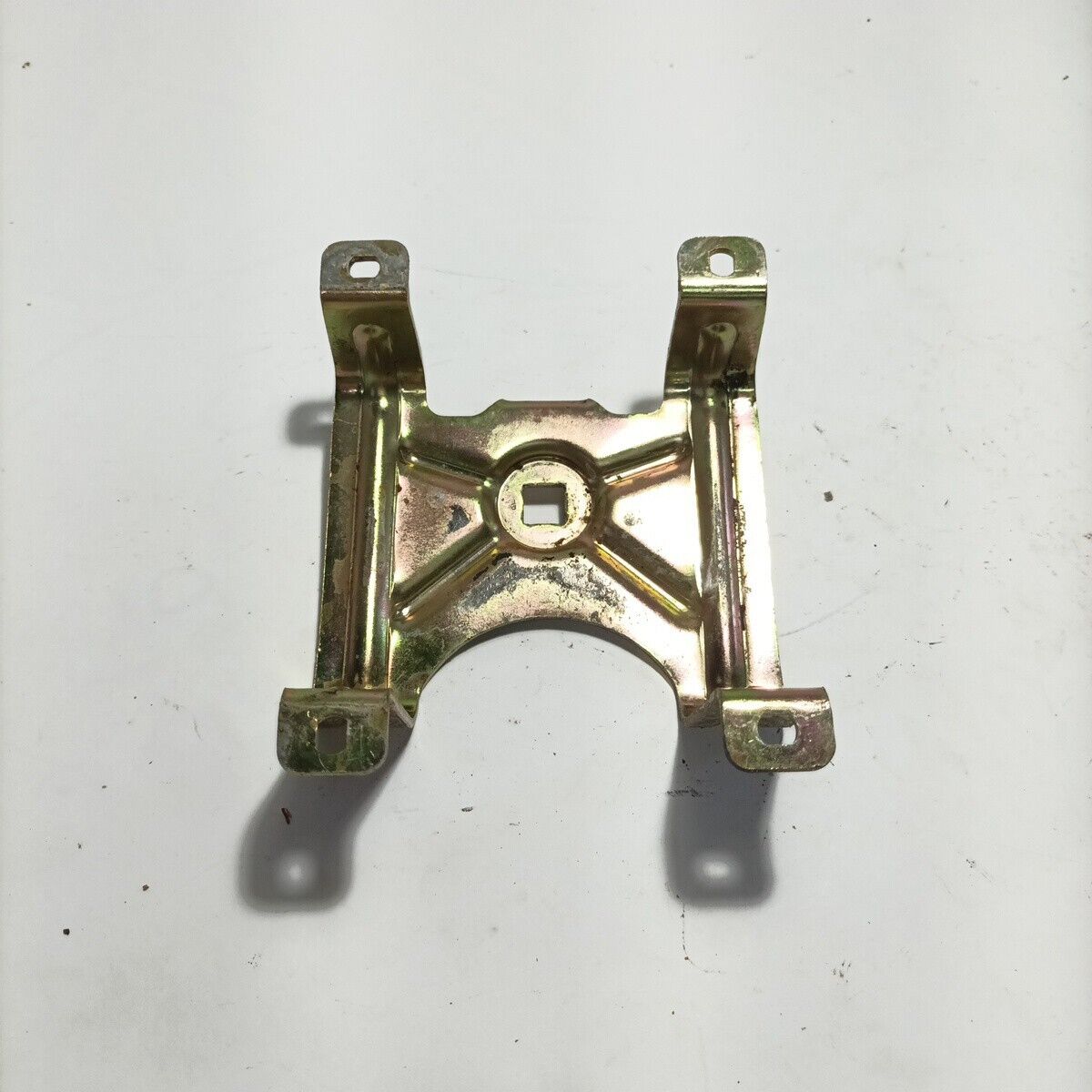 Ricambio STAFFA MOTORE A ZAINO usato per decespugliatore Emak Efco 8425