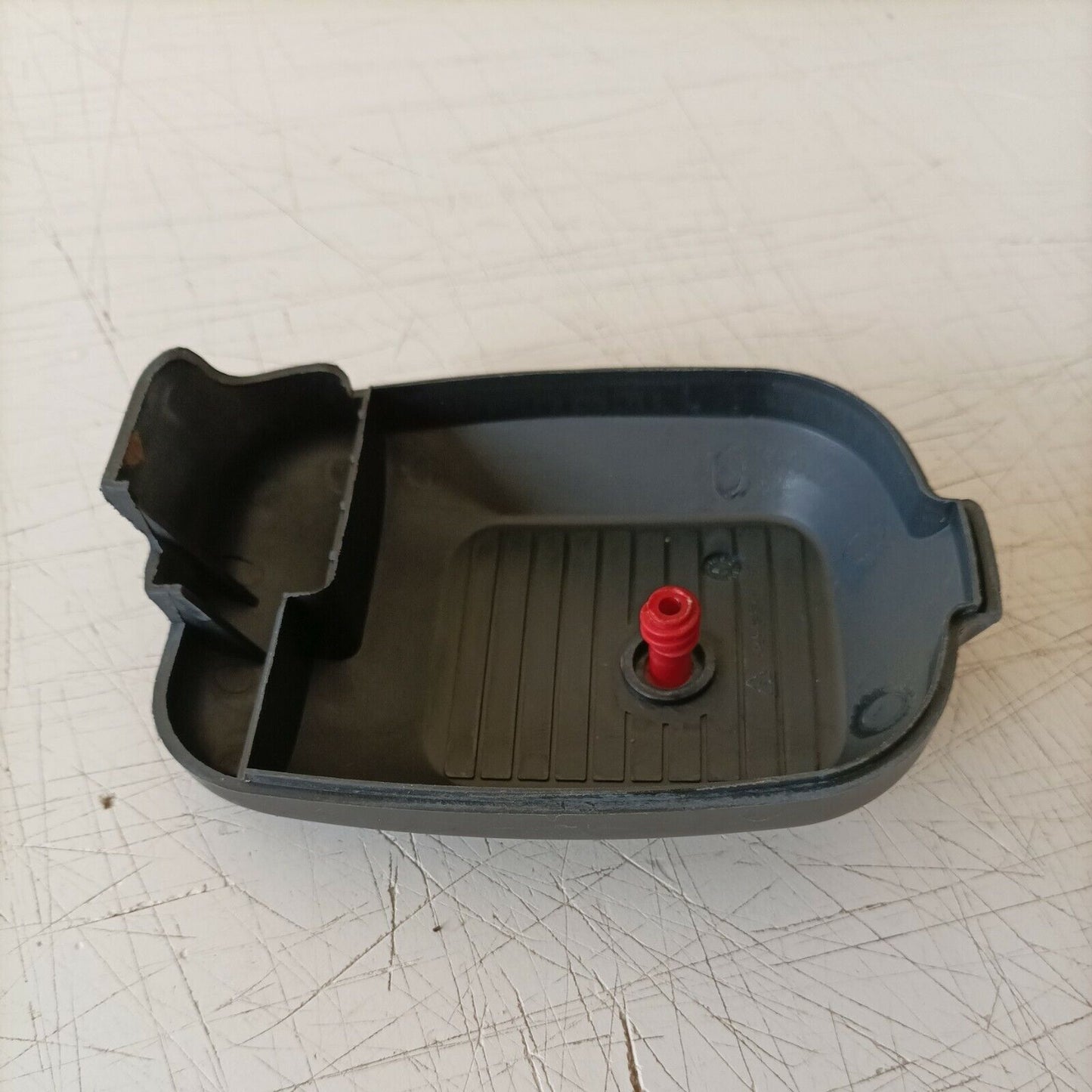 COPERCHIO FILTRO ARIA con vite PER MOTOSEGA SANDRIGARDEN MTD CS 36 ricambi usati