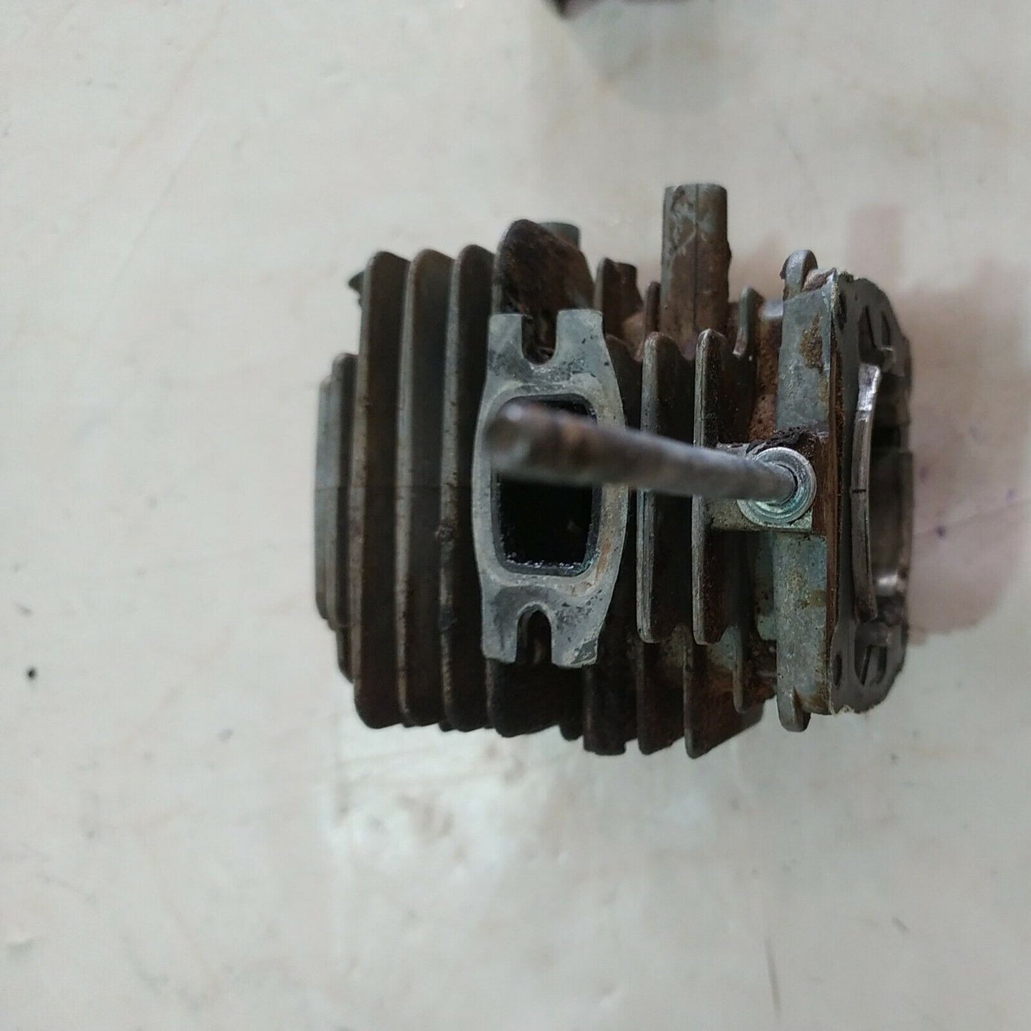 CILINDRO E PISTONE gruppo termico COMPLETO PER MOTOSEGA SOLO 646 ricambi usati