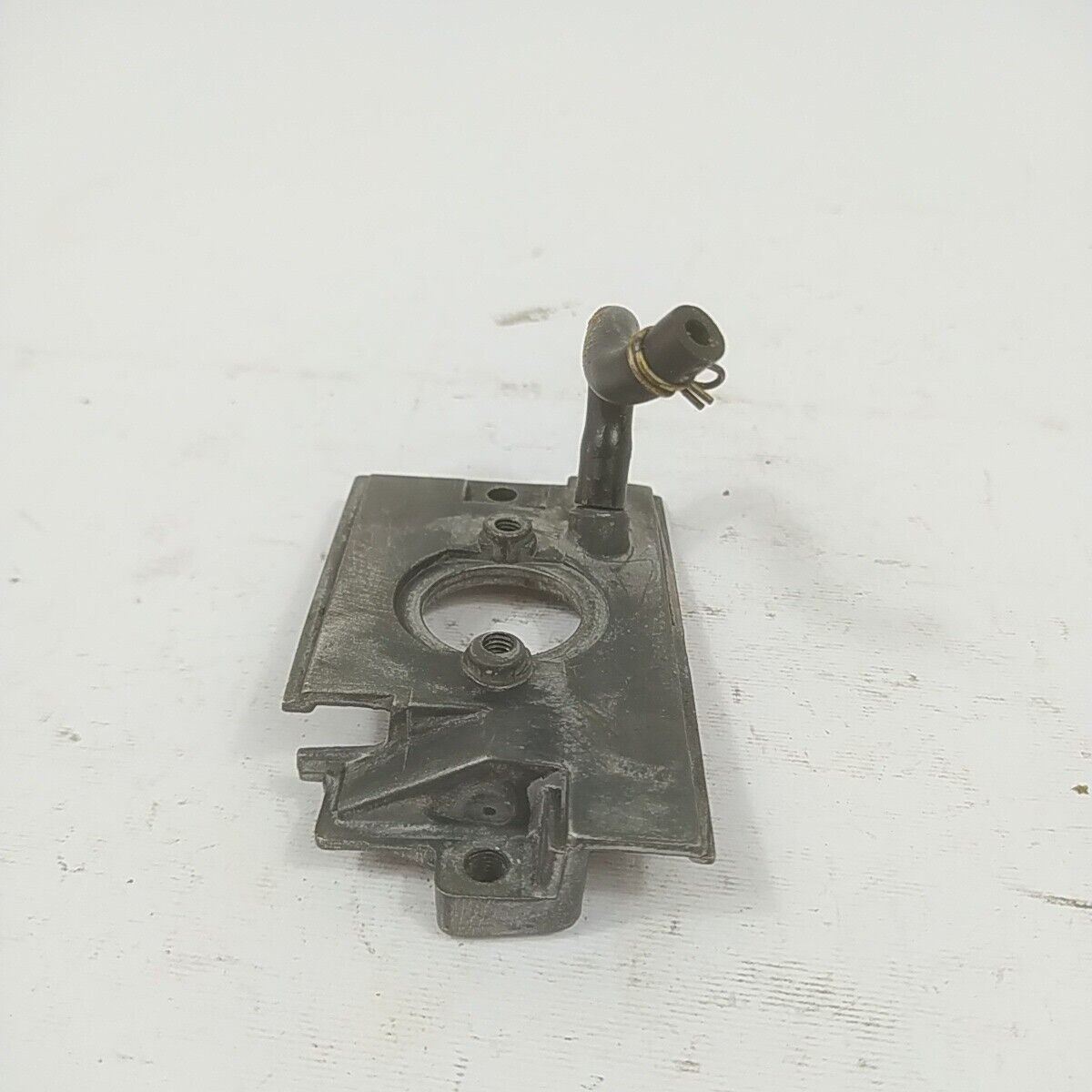 Ricambio FLANGIA RACCORDO CARBURATORE ORIGINALE per motosega CASTOR CP 700 usato