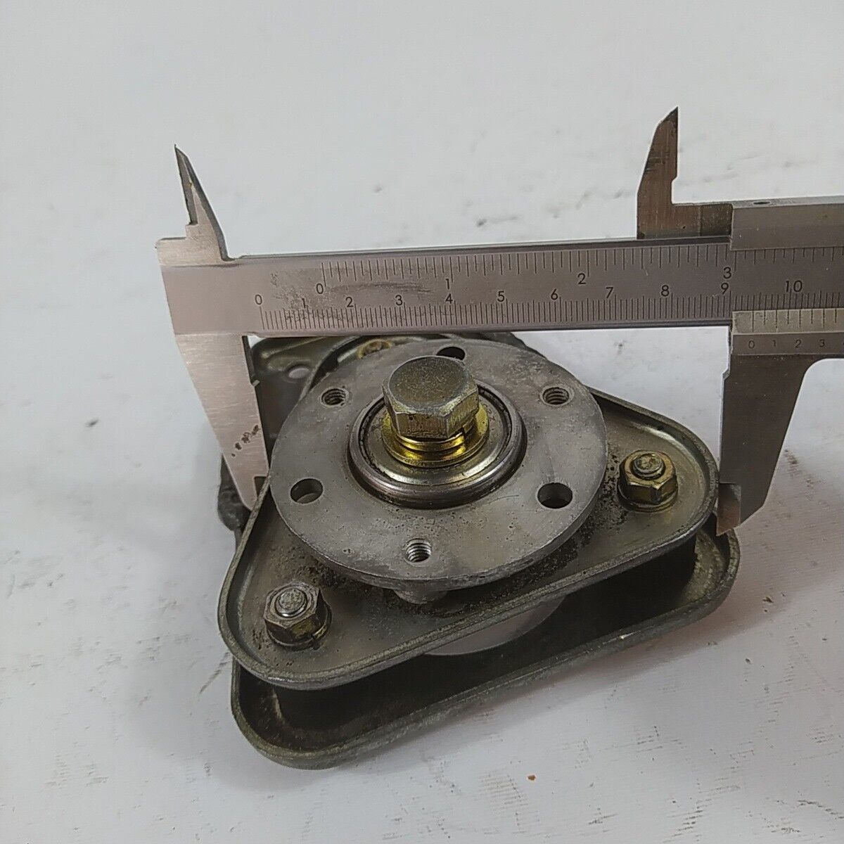 Ricambio DECESPUGLIATORE kawasaki kt 17 staffa SUPPORTO MOTORE A ZAINO usato