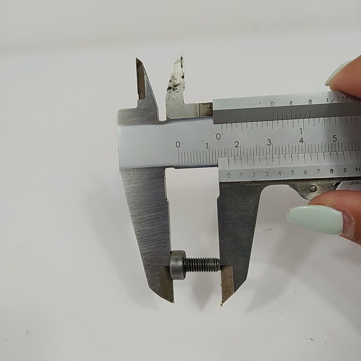 Ricambio usato VITI bulloni dadi perni di VARIE MISURE per motosega DOLMAR 116