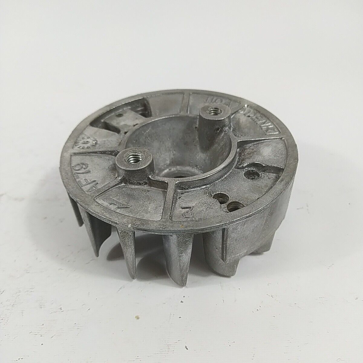 Ricambio VOLANO MAGNETICO DI AVVIAMENTO usato decespugliatore MITSUBISHI TL 52