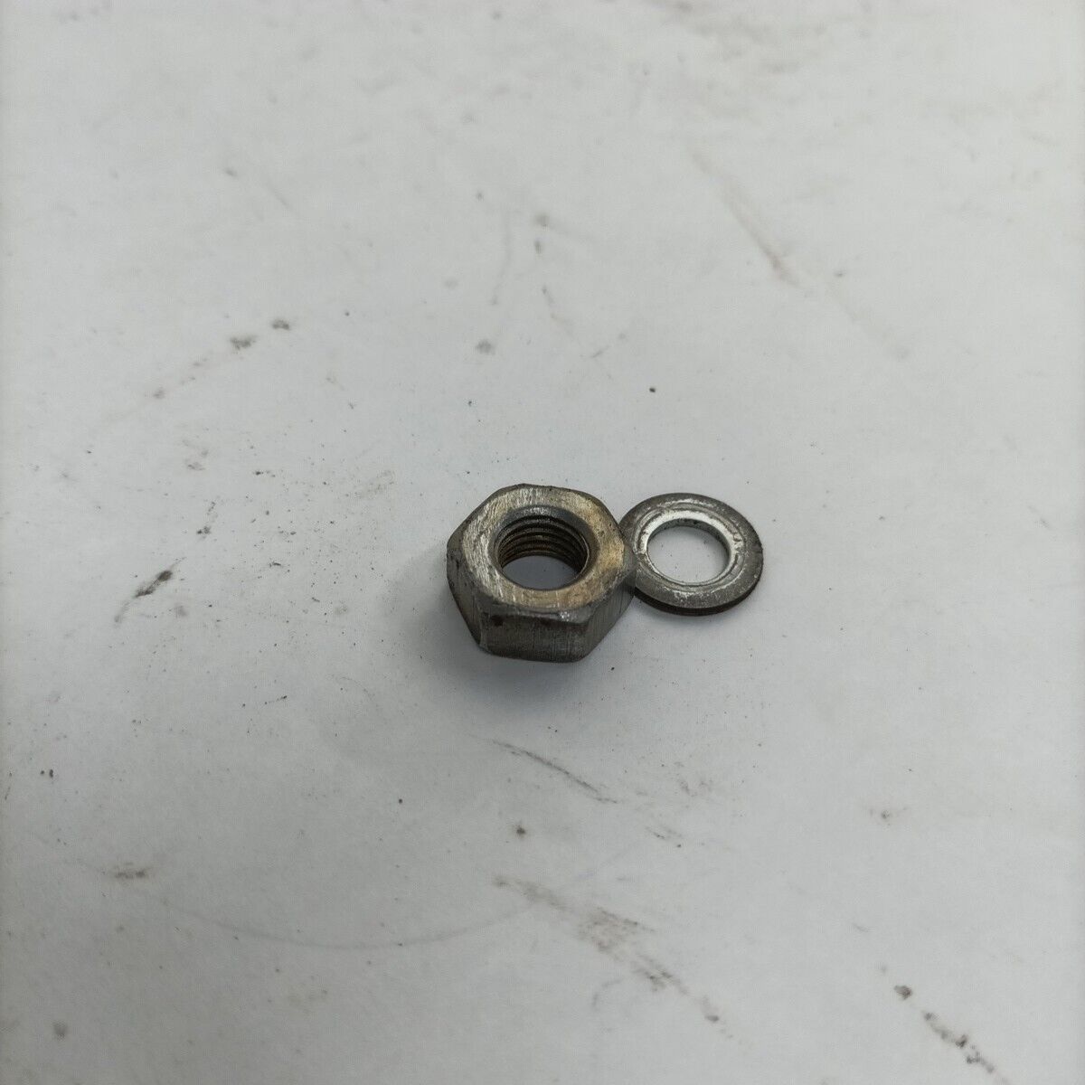 Ricambio DADO LATO VOLANO ALBERO MOTORE usato decespugliatore EMAK OLEO MAC 750