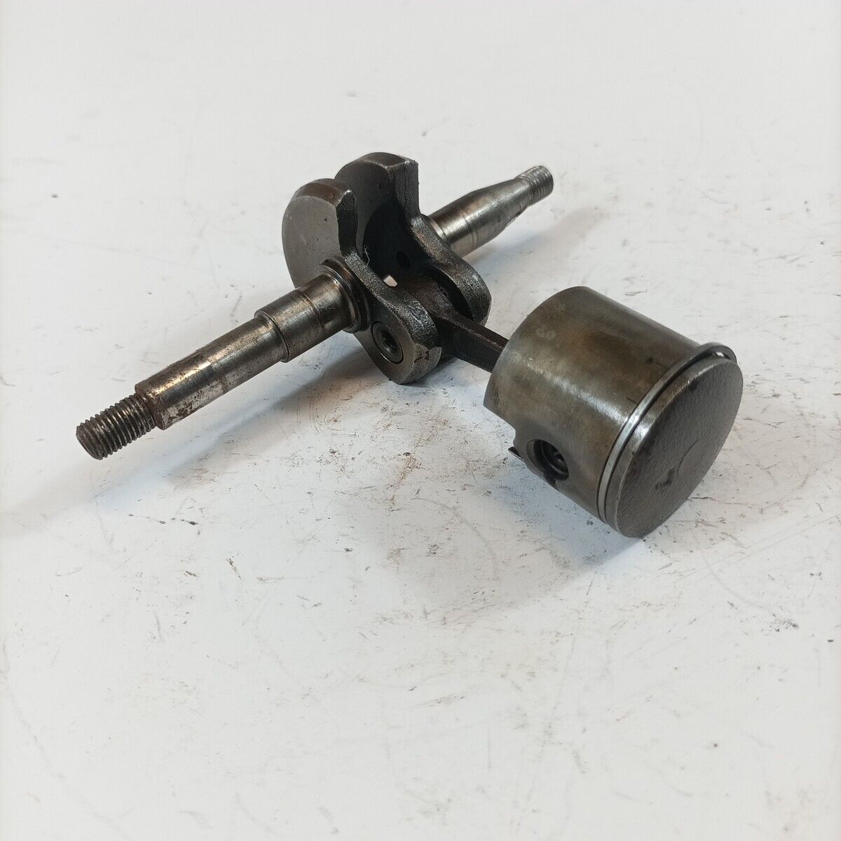 ricambio CILINDRO E PISTONE PER MOTOSEGA ALPINA da potature 25 diametro 34 usato