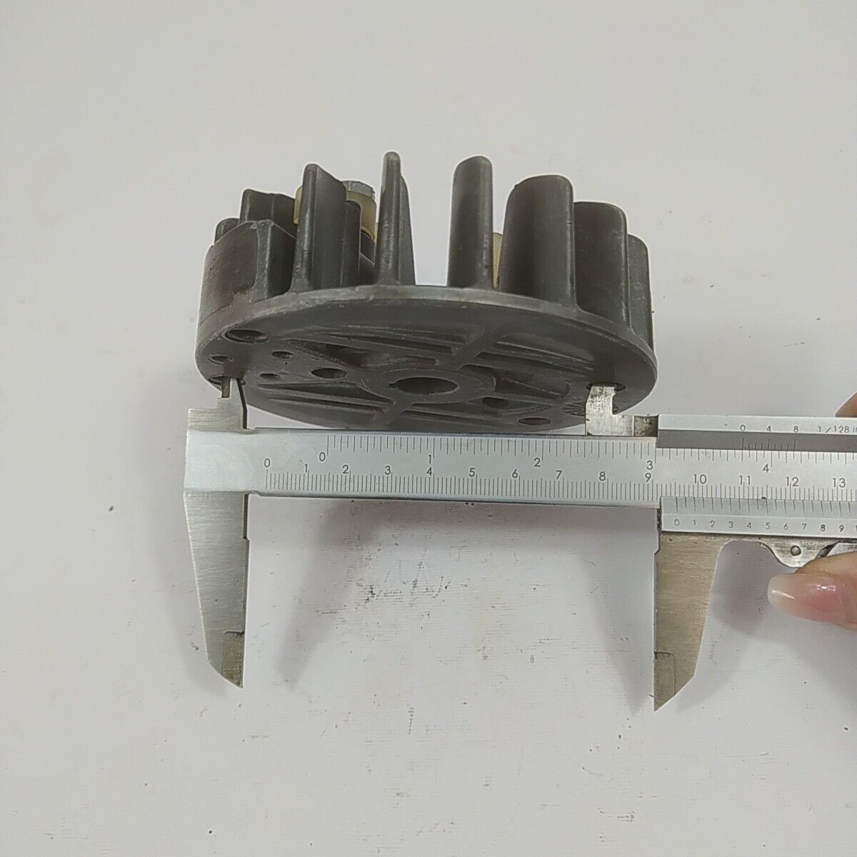 Ricambio per motosega ALPINA 500 VOLANO MAGNETICO DI AVVIAMENTO 4152920 usato