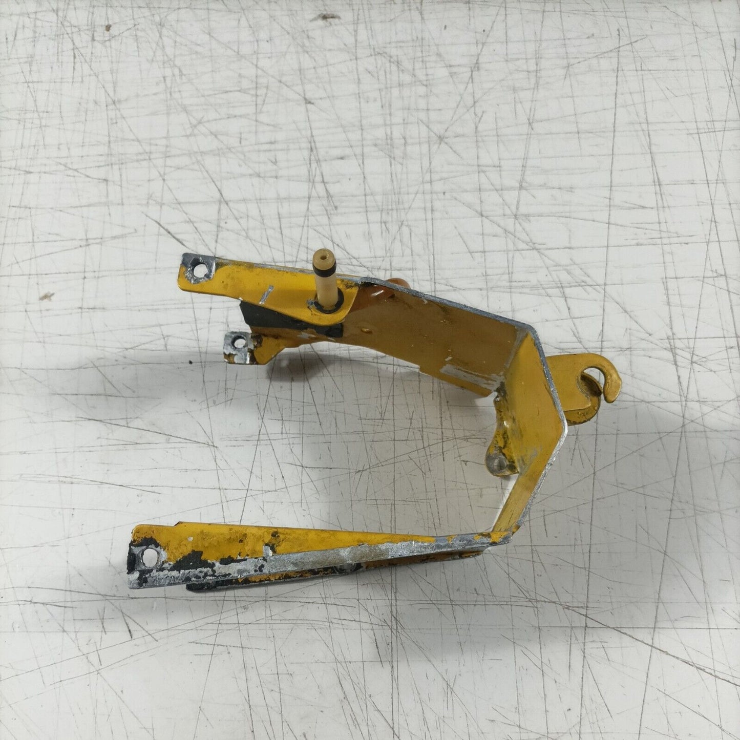 ricambi usati per MOTOSEGA ALPINA A 41 TELAIO SUPPORTO MANIGLIA E COPRI MOTORE