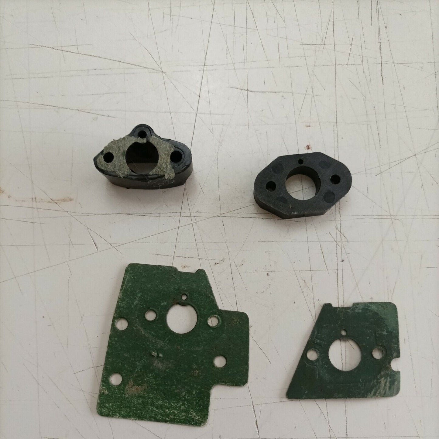 ricambio usato COLLETTORE ASPIRAZIONE CARBURATORE PER MOTOSEGA CASTOR ALPINA 45