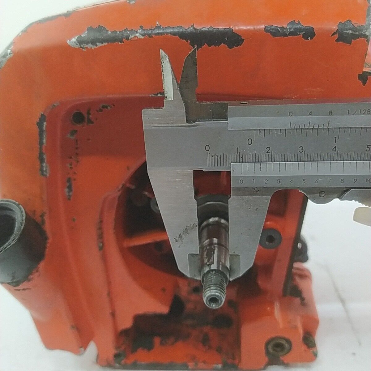 Ricambi TELAIO BASAMENTO ALBERO MOTORE usati per motosega CASTOR C70 ALPINA A70 