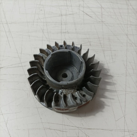 VOLANO MAGNETICO avviamento PER MOTOSEGA CASTEL GARDEN CS 39 ALPINA P 390 usato