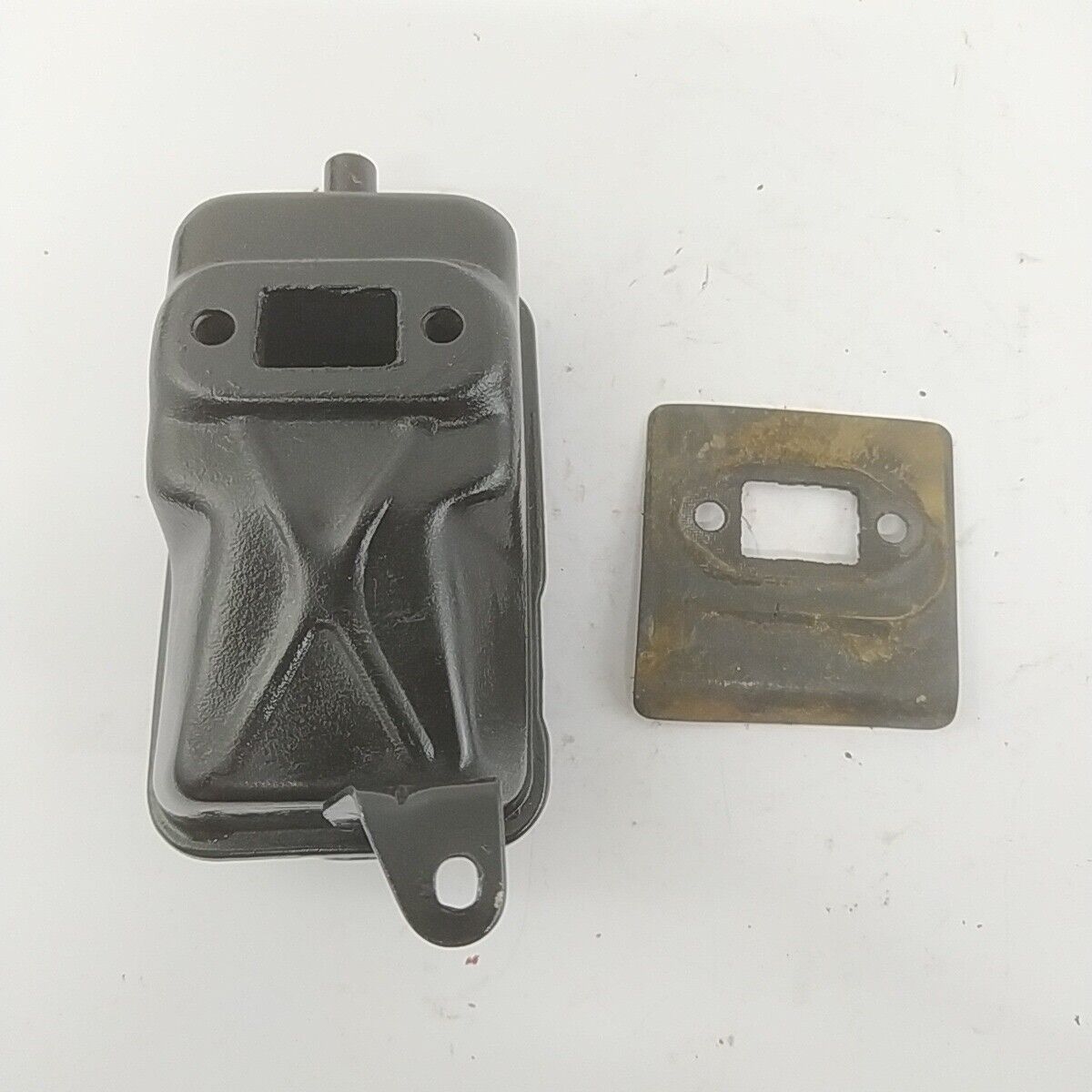 Ricambi MARMITTA TERMINALE DI SCARICO usati decespugliatore Komatsu ZENOAH G5K