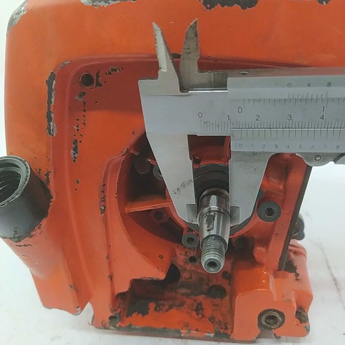 Ricambi TELAIO BASAMENTO ALBERO MOTORE usati per motosega CASTOR C70 ALPINA A70 