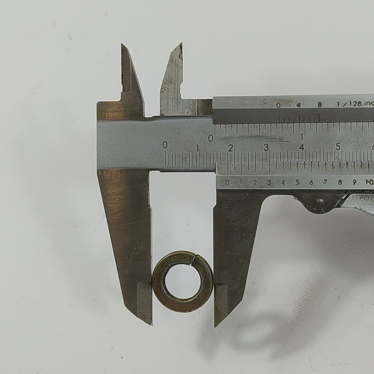 Ricambio DECESPUGLIATORE ECHO RM - 460 DADO bullone FERMO mezzaluna VOLANO usato