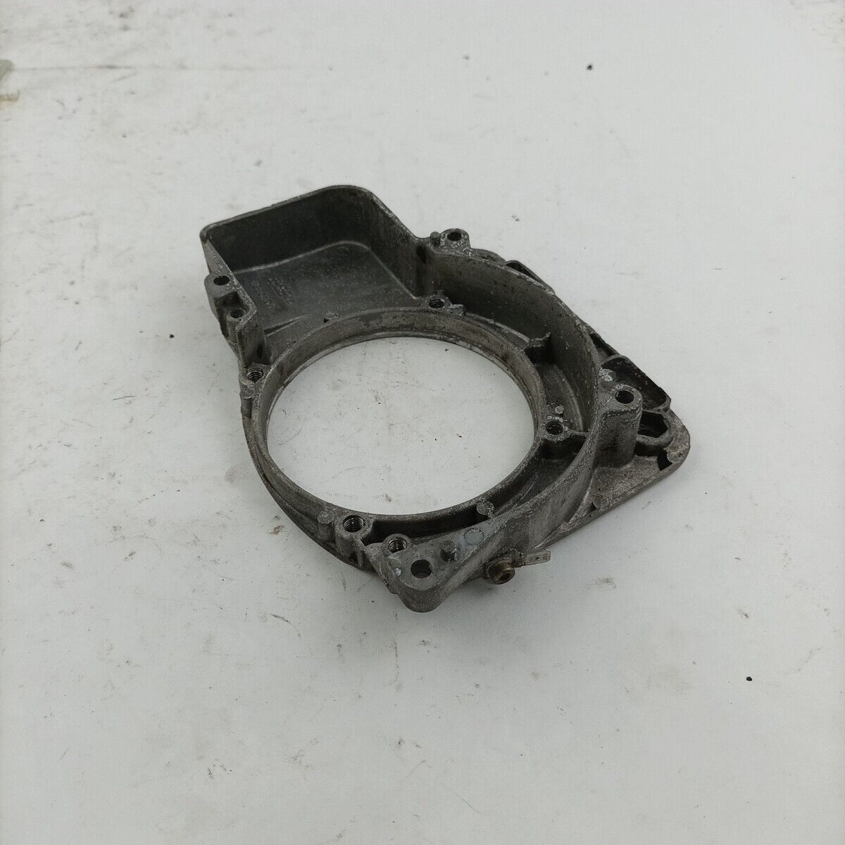 Ricambi DECESPUGLIATORE ALPINA star 41 F Coperchio SUPPORTO Carter VOLANO  usato