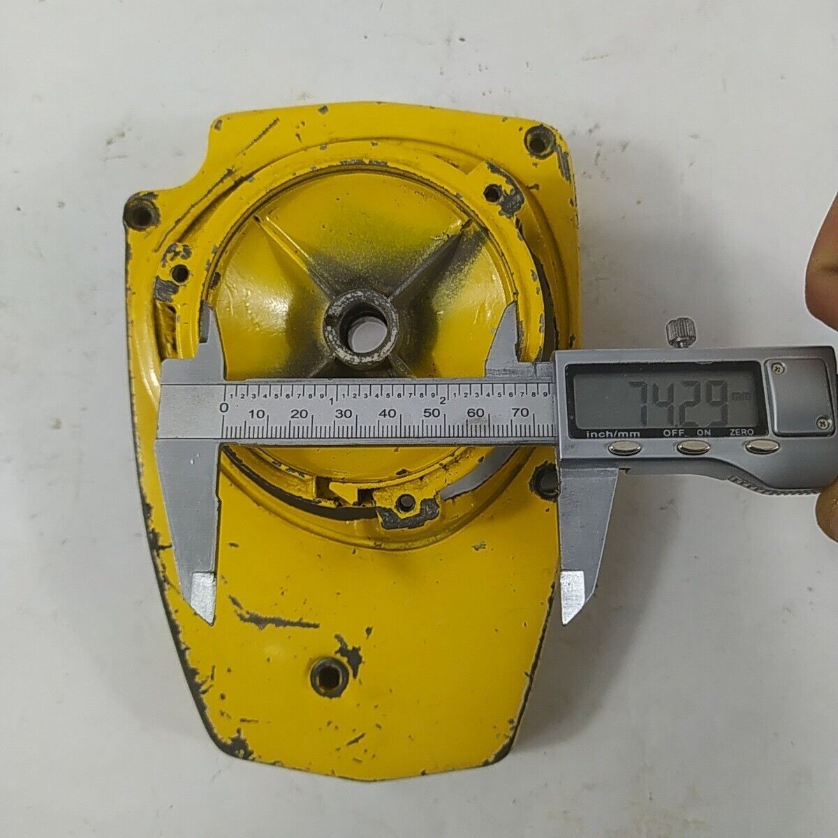 Ricambi COPERCHIO COPRI AVVIAMENTO PER MOTOSEGA MCCULLOCH PRO MAC 555 usati